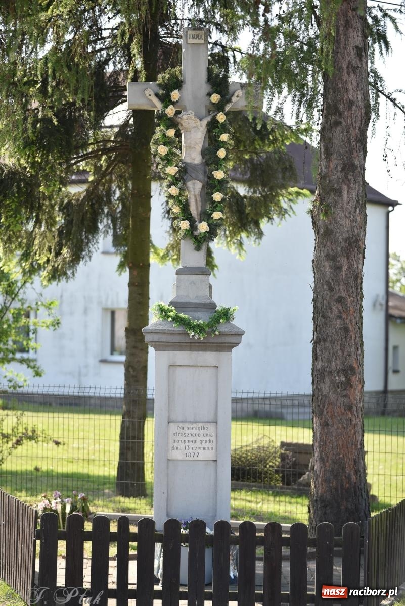 Zdjęcie w galerii na portalu naszraciborz.pl: Na pamiątkę wielkiego gradobicia. 147. procesja w Pogrzebieniu [FOTO i WIDEO] wiadomości z regionu