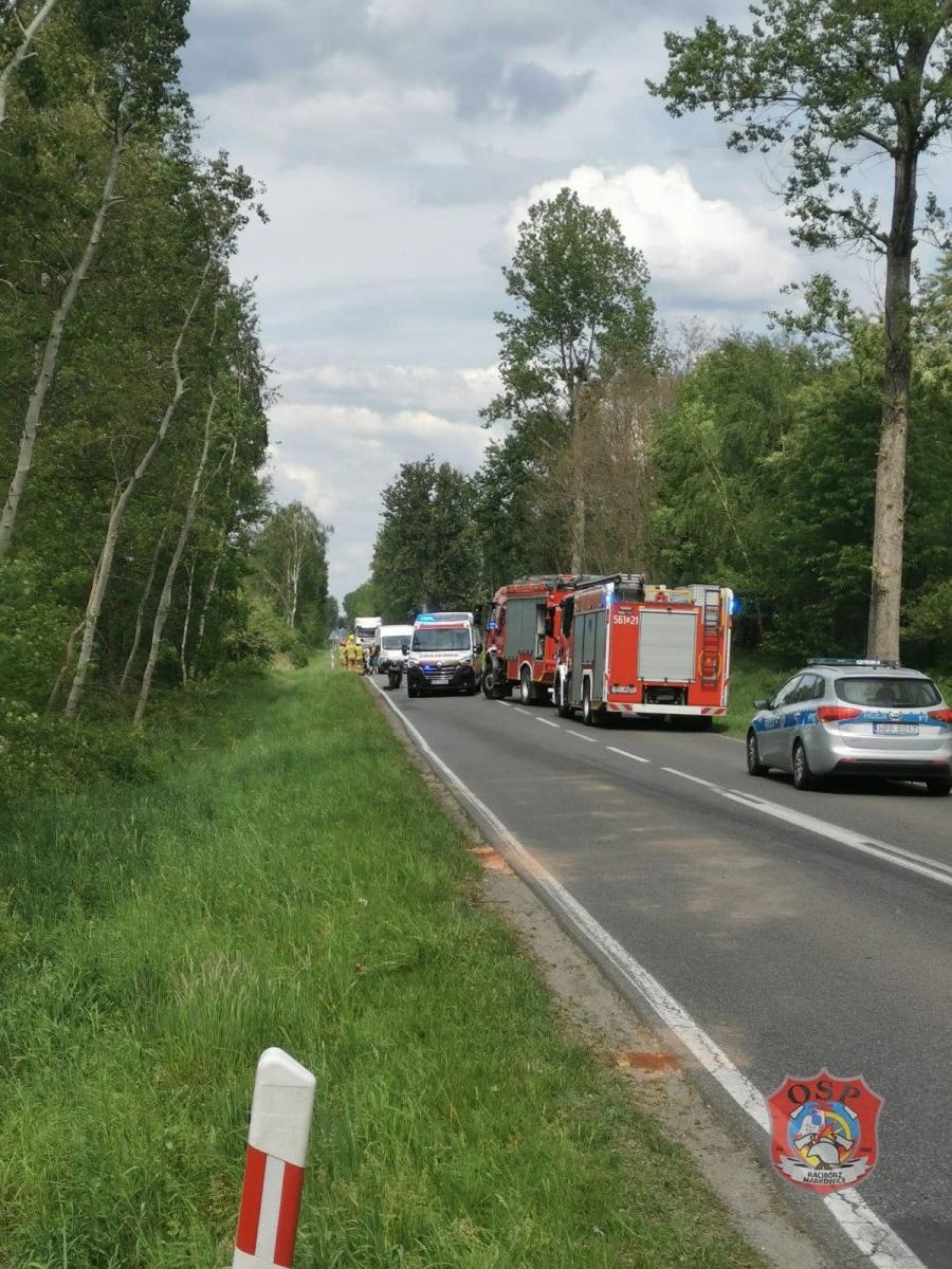 Zdjęcie w galerii na portalu naszraciborz.pl: Groźne zdarzenie z udziałem motocyklisty na DW 919 wiadomości z regionu