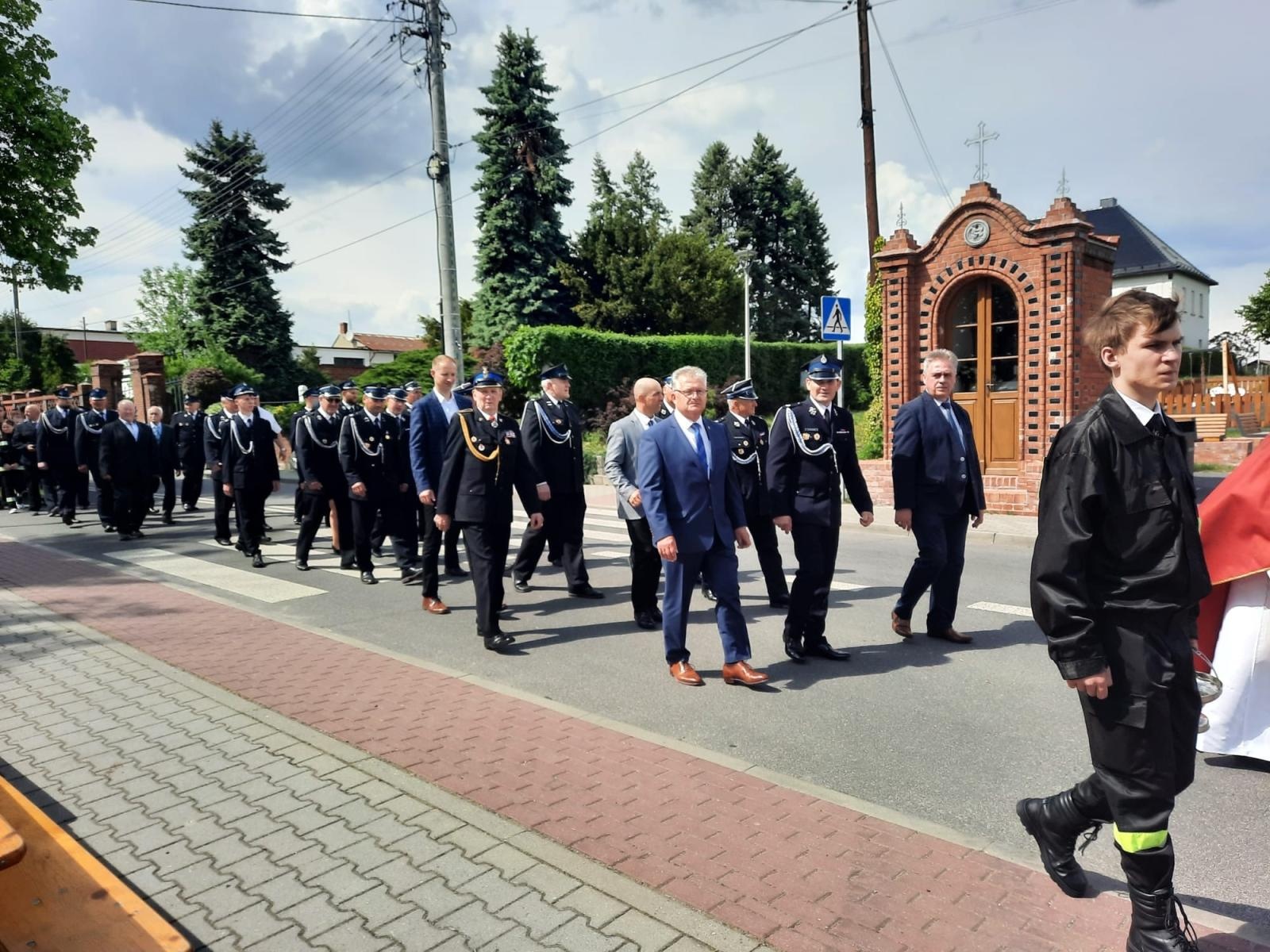 Zdjęcie w galerii na portalu naszraciborz.pl: Obchody św. Floriana i nowy samochód w OSP Bieńkowice wiadomości z regionu