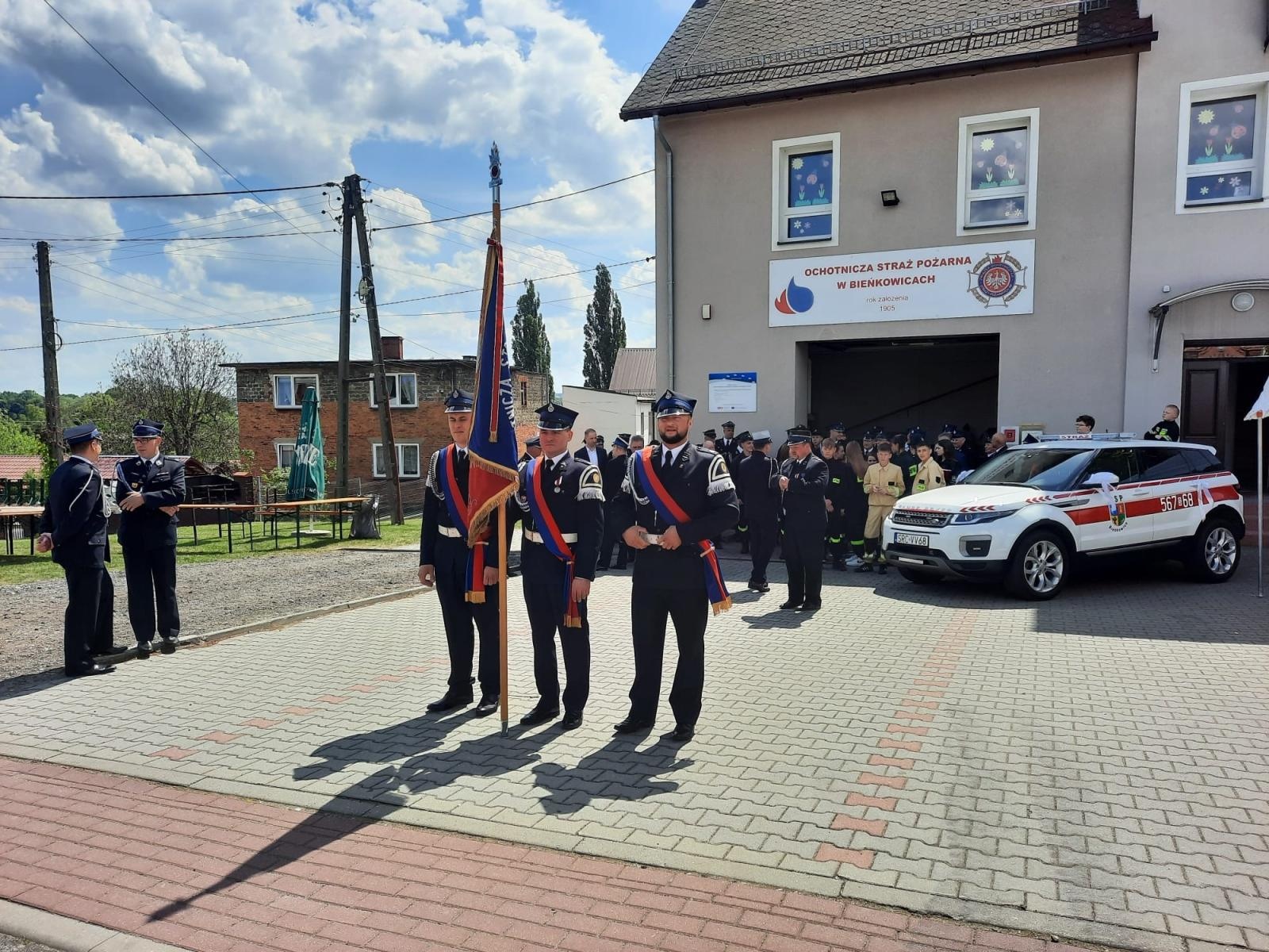 Zdjęcie w galerii na portalu naszraciborz.pl: Obchody św. Floriana i nowy samochód w OSP Bieńkowice wiadomości z regionu