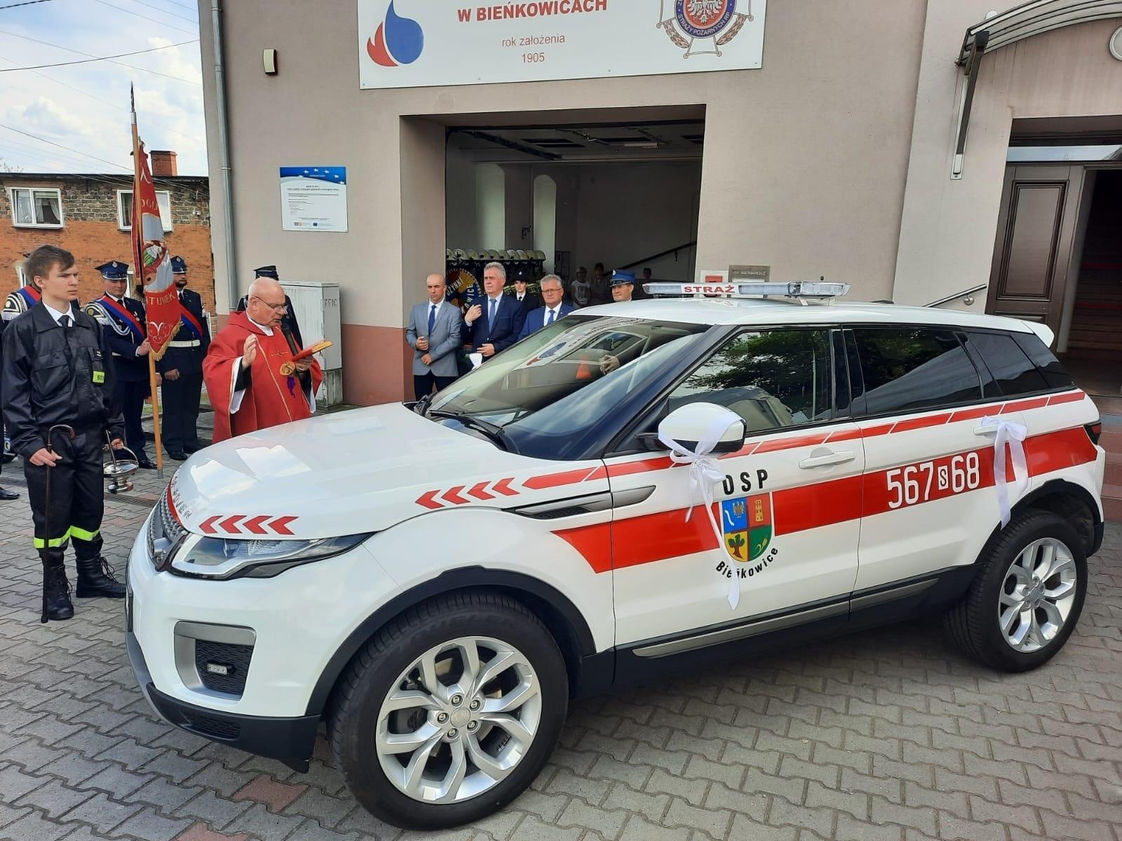 Zdjęcie w galerii na portalu naszraciborz.pl: Obchody św. Floriana i nowy samochód w OSP Bieńkowice wiadomości z regionu