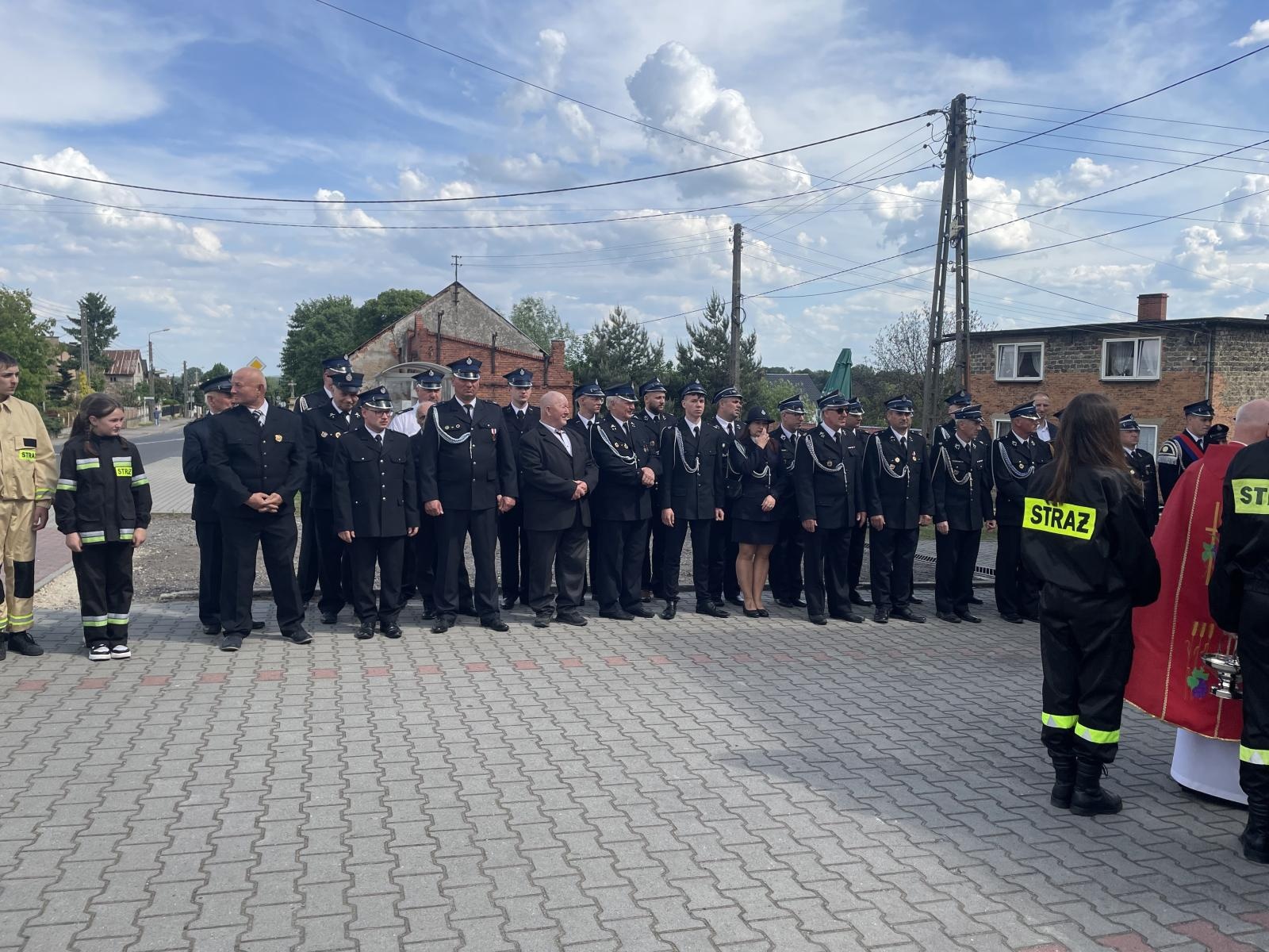 Zdjęcie w galerii na portalu naszraciborz.pl: Obchody św. Floriana i nowy samochód w OSP Bieńkowice wiadomości z regionu