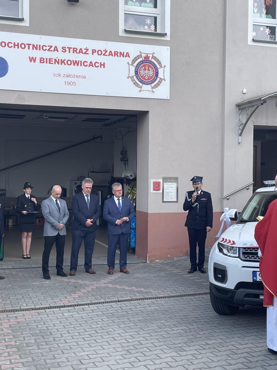 Zdjęcie w galerii na portalu naszraciborz.pl: Obchody św. Floriana i nowy samochód w OSP Bieńkowice wiadomości z regionu