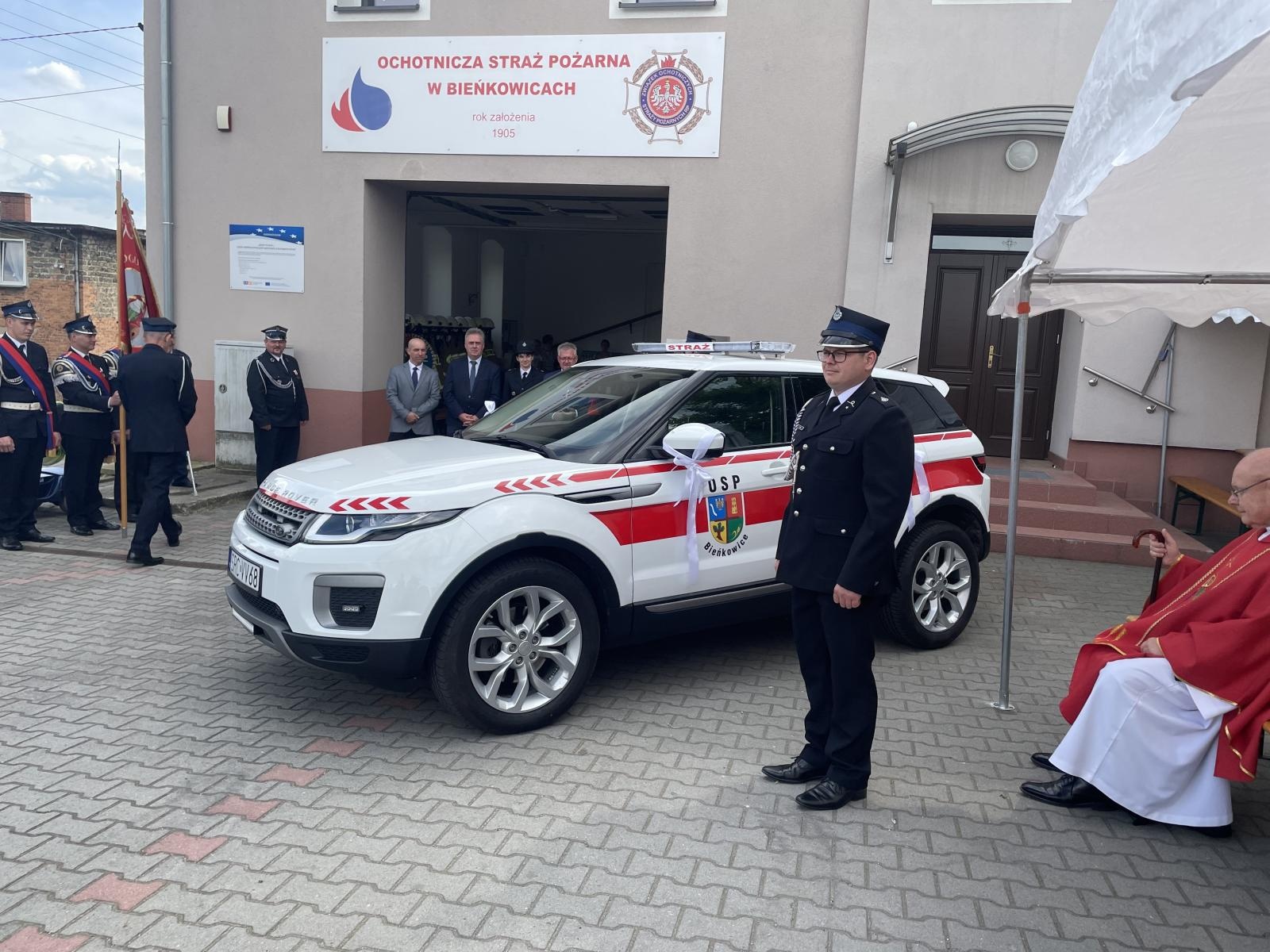 Zdjęcie w galerii na portalu naszraciborz.pl: Obchody św. Floriana i nowy samochód w OSP Bieńkowice wiadomości z regionu