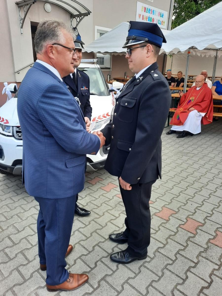 Zdjęcie w galerii na portalu naszraciborz.pl: Obchody św. Floriana i nowy samochód w OSP Bieńkowice wiadomości z regionu