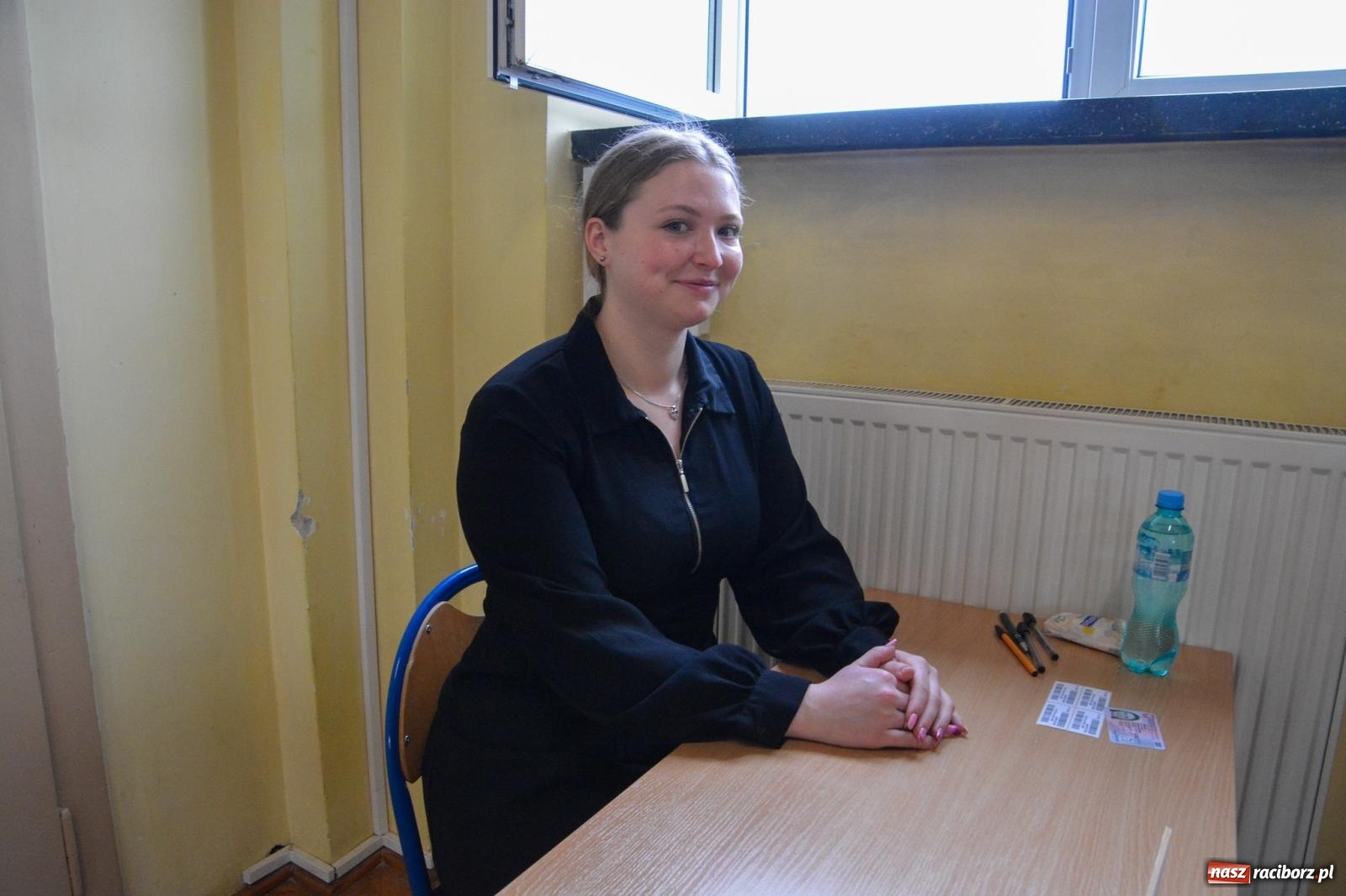 Zdjęcie w galerii na portalu naszraciborz.pl: Egzamin dojrzałości w raciborskim Ekonomiku. Maturzyści obstawiali Lalkę wiadomości z regionu