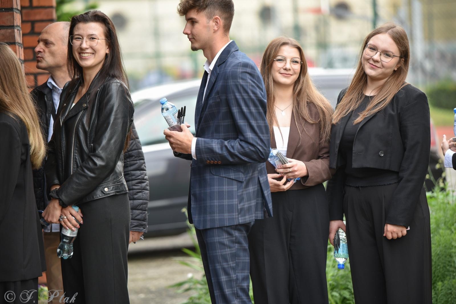 Zdjęcie w galerii na portalu naszraciborz.pl: W Budowlance i Gastronomiku maturę pisze ponad 80 absolwentów wiadomości z regionu