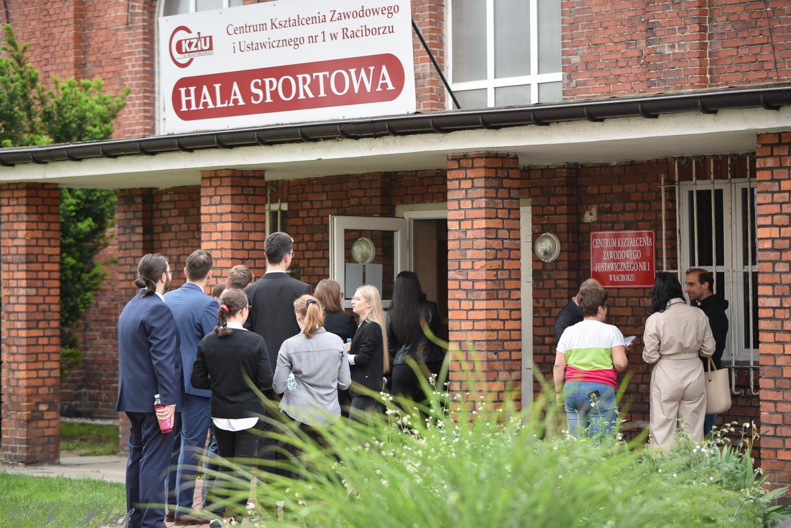 Zdjęcie w galerii na portalu naszraciborz.pl: W Budowlance i Gastronomiku maturę pisze ponad 80 absolwentów wiadomości z regionu