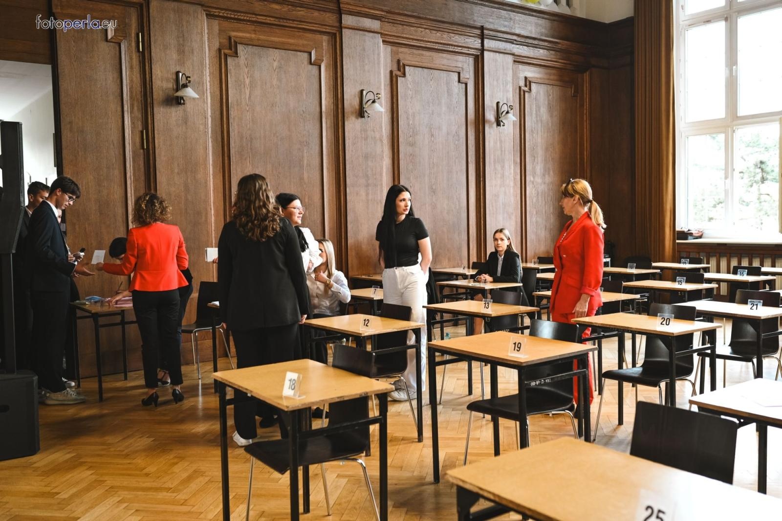 Zdjęcie w galerii na portalu naszraciborz.pl: Matura w raciborskim Kasprowiczu wiadomości z regionu