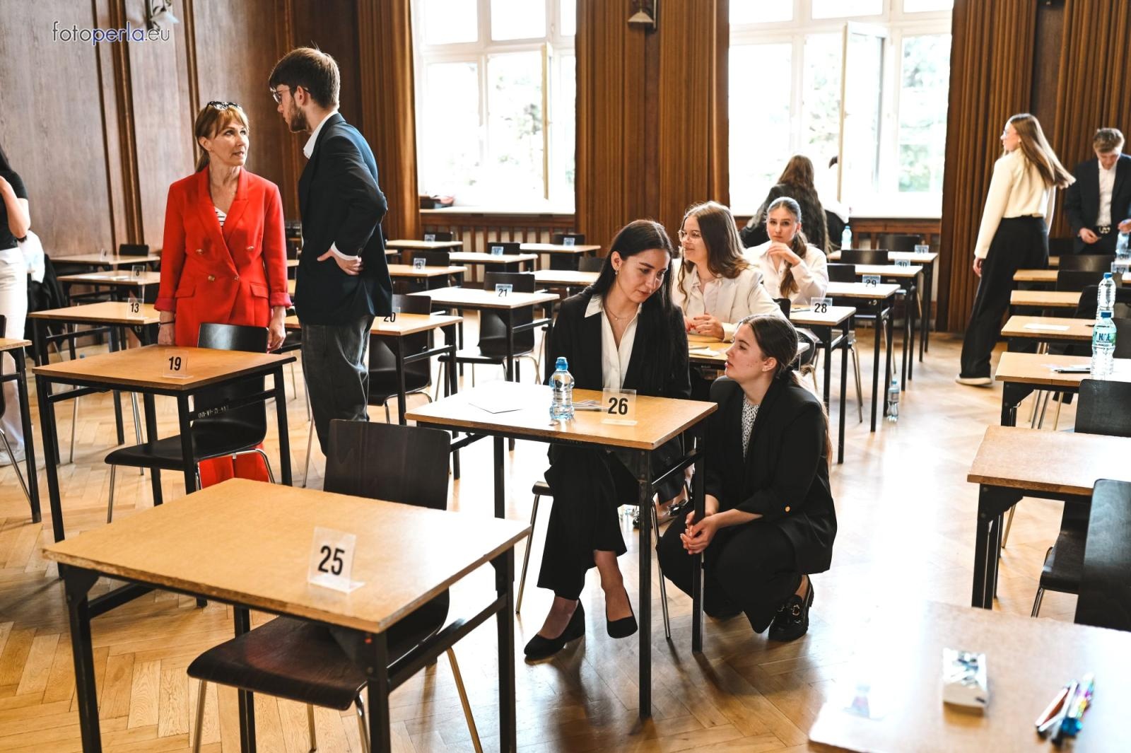 Zdjęcie w galerii na portalu naszraciborz.pl: Matura w raciborskim Kasprowiczu wiadomości z regionu