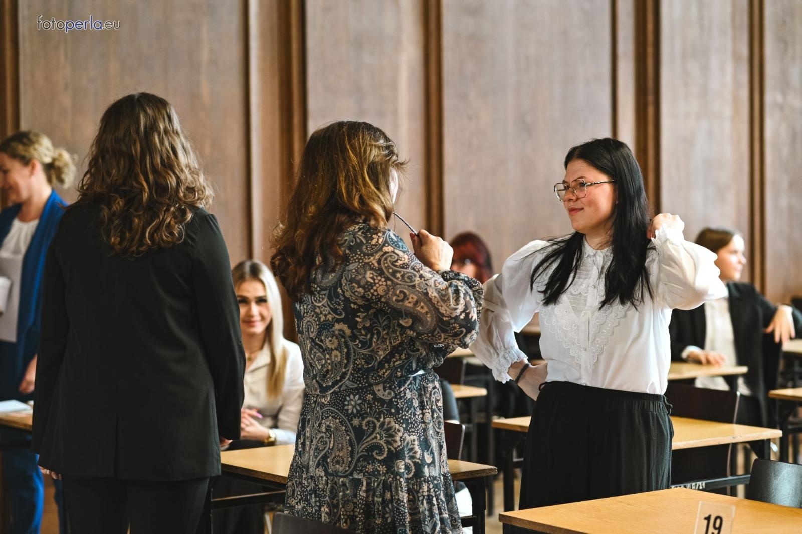 Zdjęcie w galerii na portalu naszraciborz.pl: Matura w raciborskim Kasprowiczu wiadomości z regionu