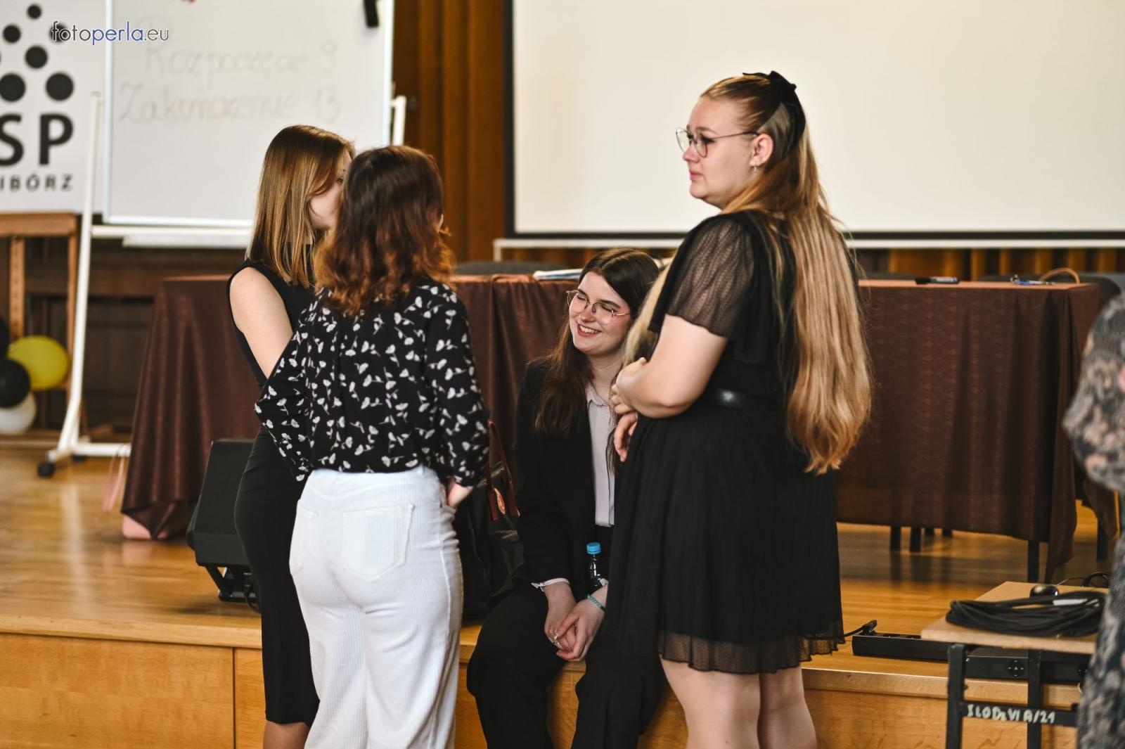 Zdjęcie w galerii na portalu naszraciborz.pl: Matura w raciborskim Kasprowiczu wiadomości z regionu