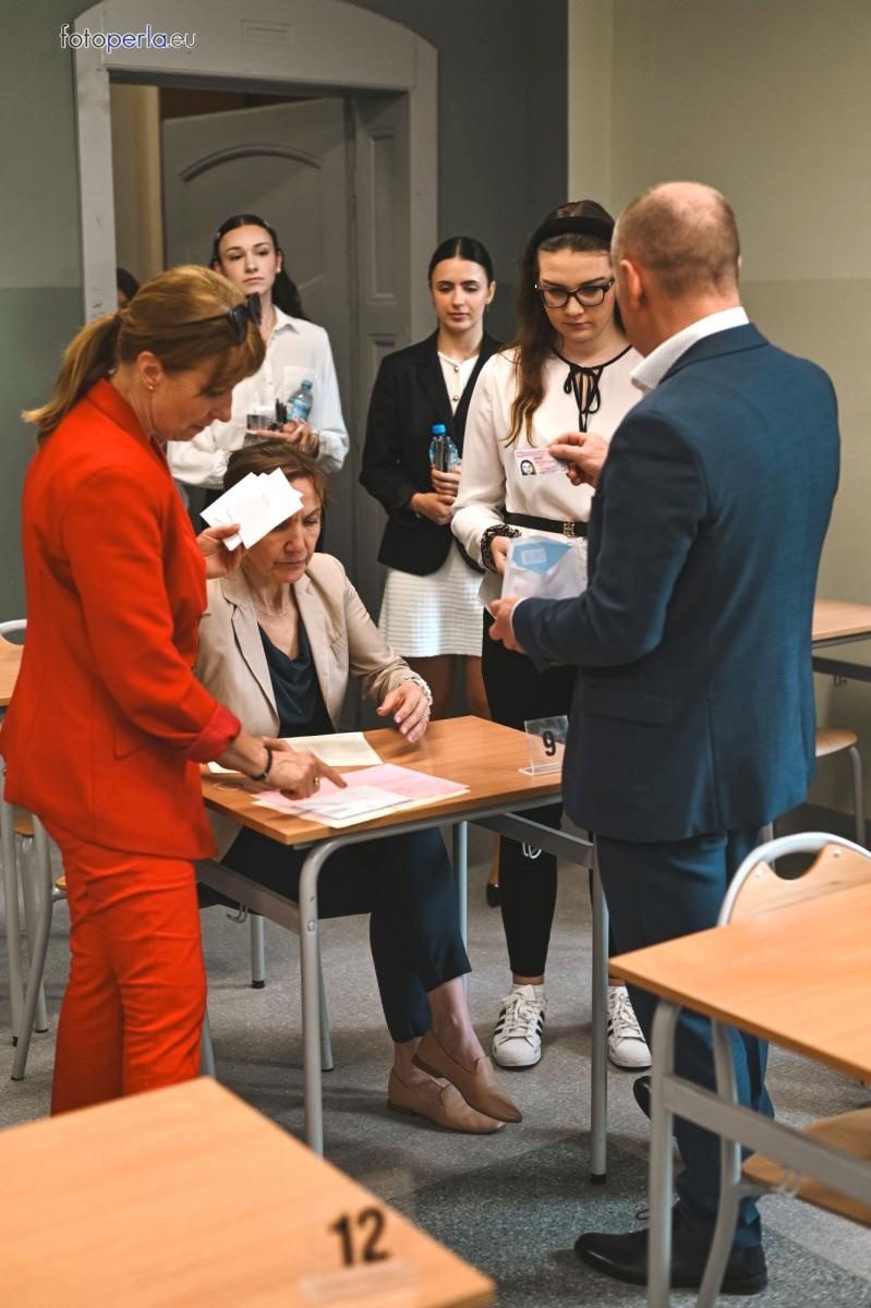 Zdjęcie w galerii na portalu naszraciborz.pl: Matura w raciborskim Kasprowiczu wiadomości z regionu