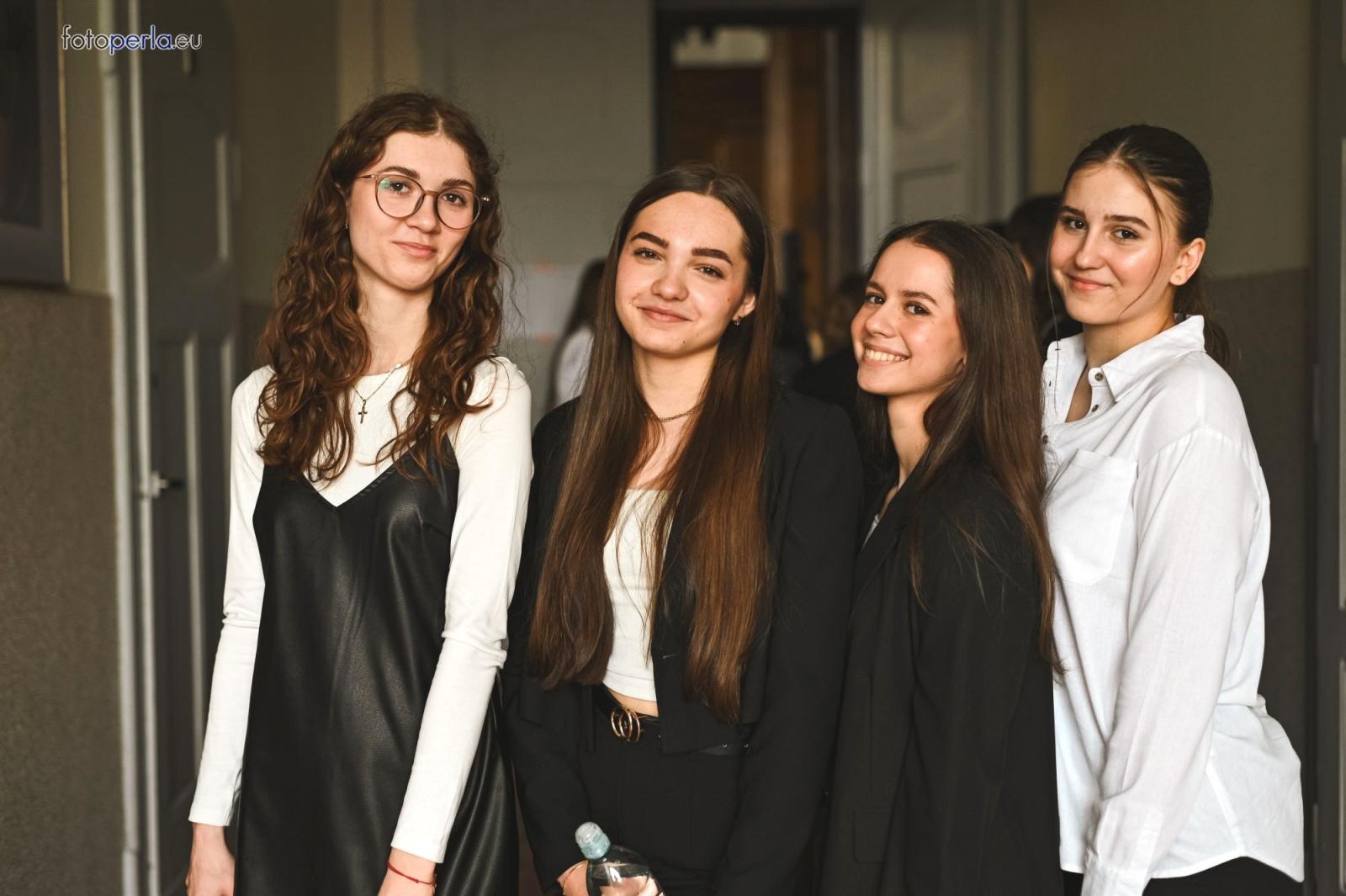 Zdjęcie w galerii na portalu naszraciborz.pl: Matura w raciborskim Kasprowiczu wiadomości z regionu