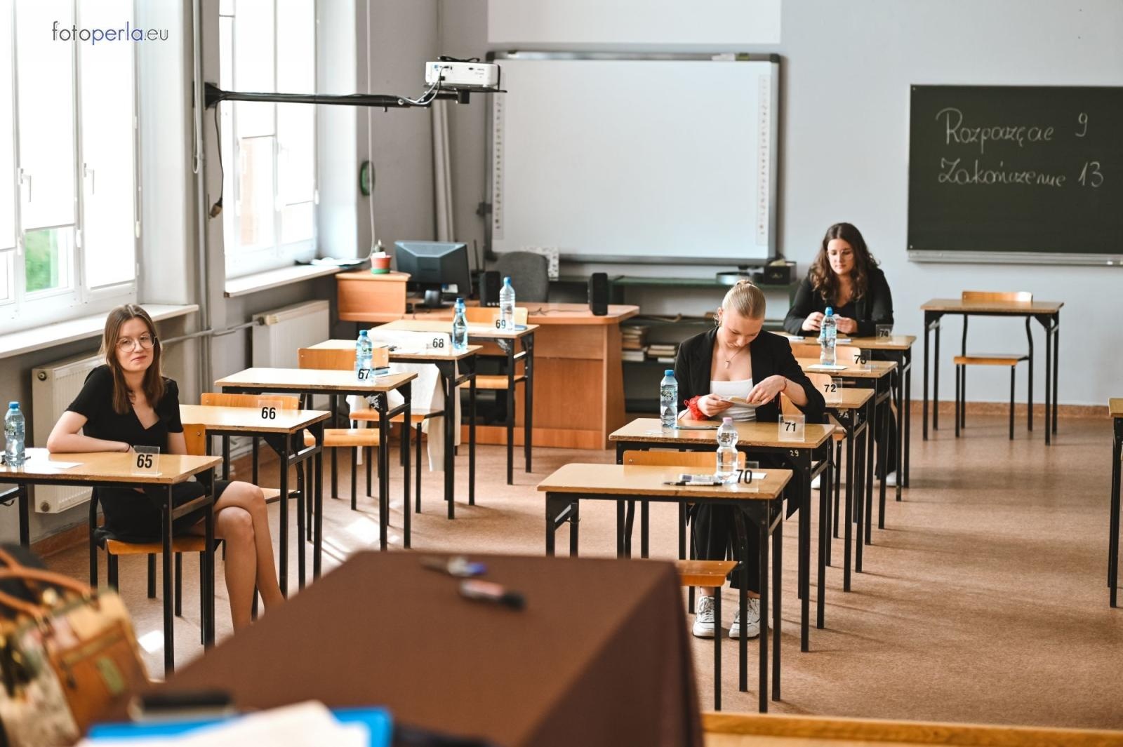 Zdjęcie w galerii na portalu naszraciborz.pl: Matura w raciborskim Kasprowiczu wiadomości z regionu