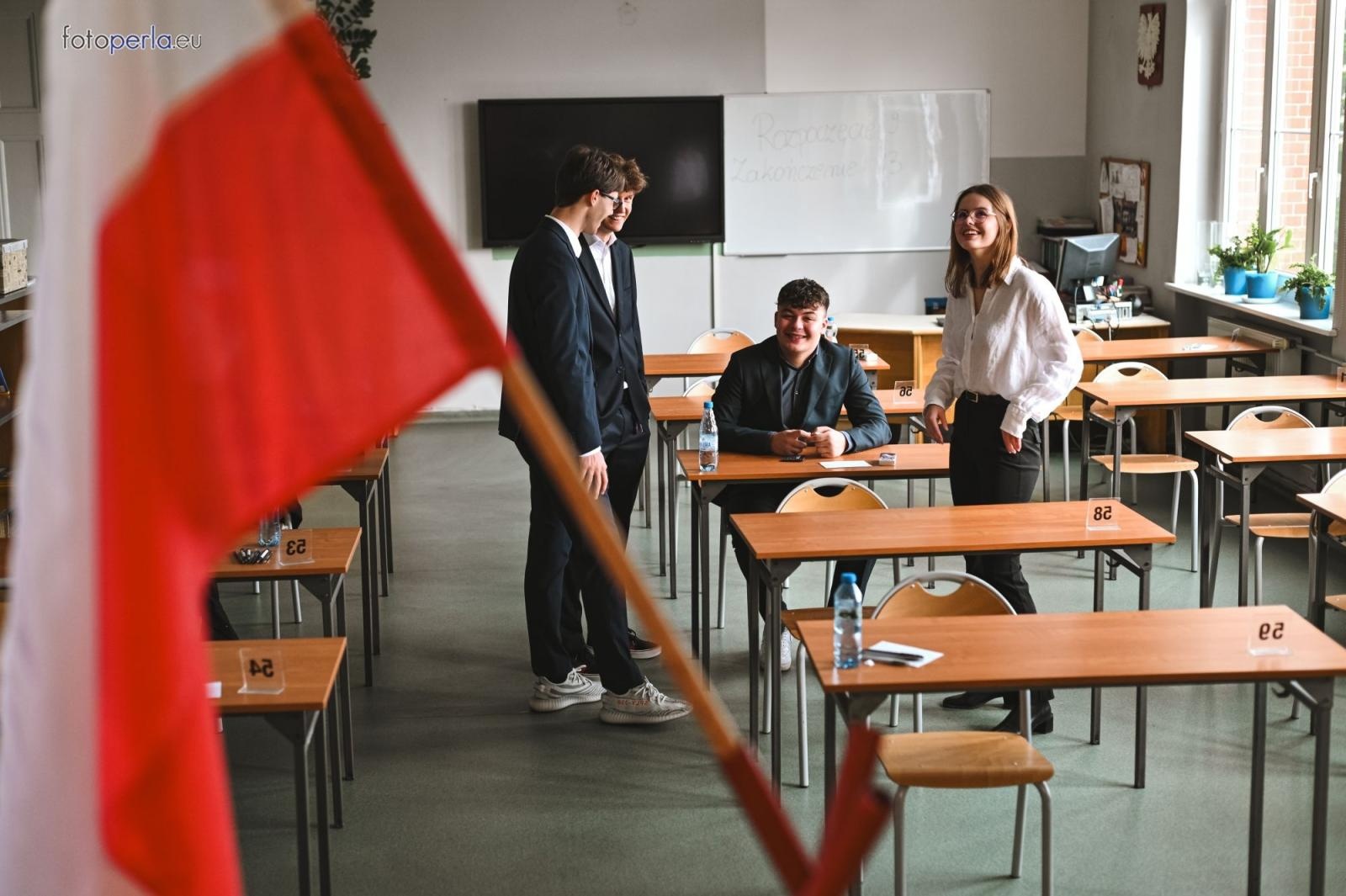 Zdjęcie w galerii na portalu naszraciborz.pl: Matura w raciborskim Kasprowiczu wiadomości z regionu