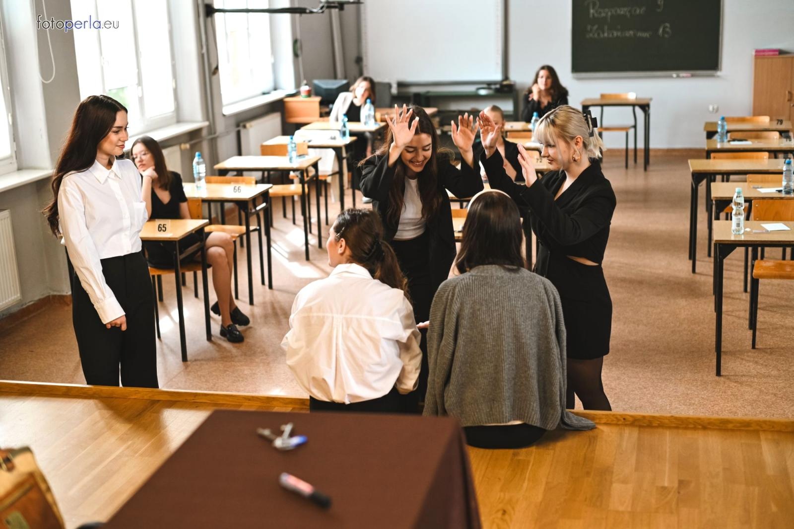 Zdjęcie w galerii na portalu naszraciborz.pl: Matura w raciborskim Kasprowiczu wiadomości z regionu