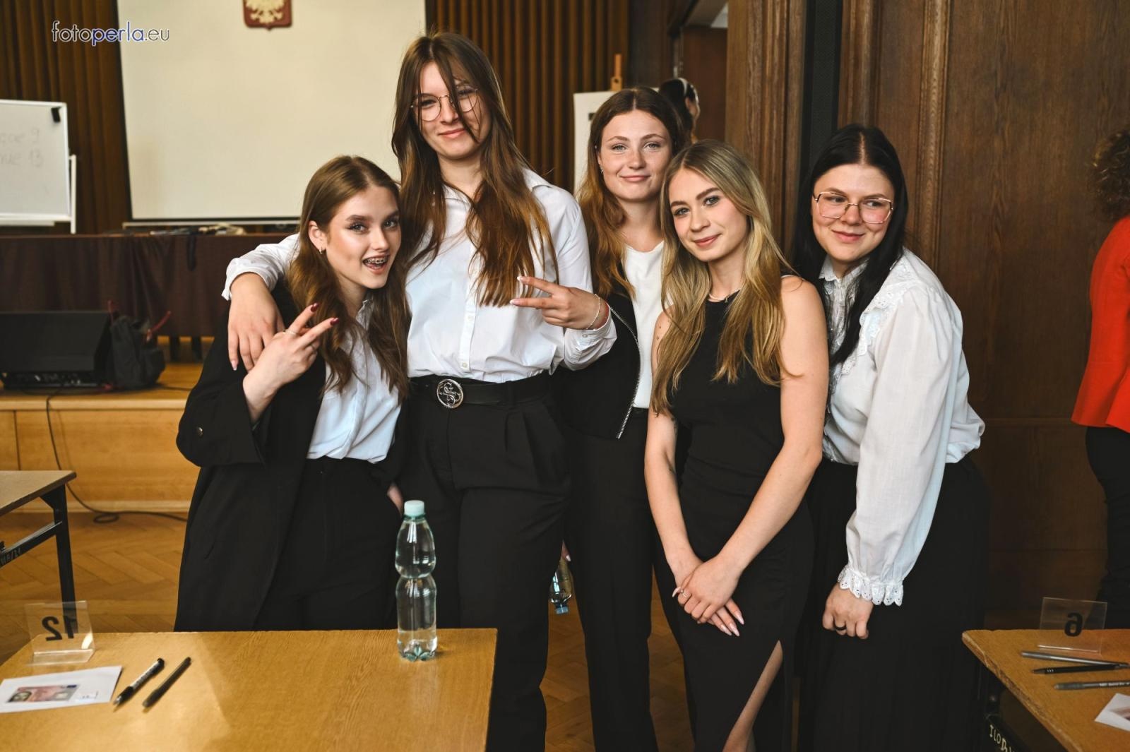 Zdjęcie w galerii na portalu naszraciborz.pl: Matura w raciborskim Kasprowiczu wiadomości z regionu