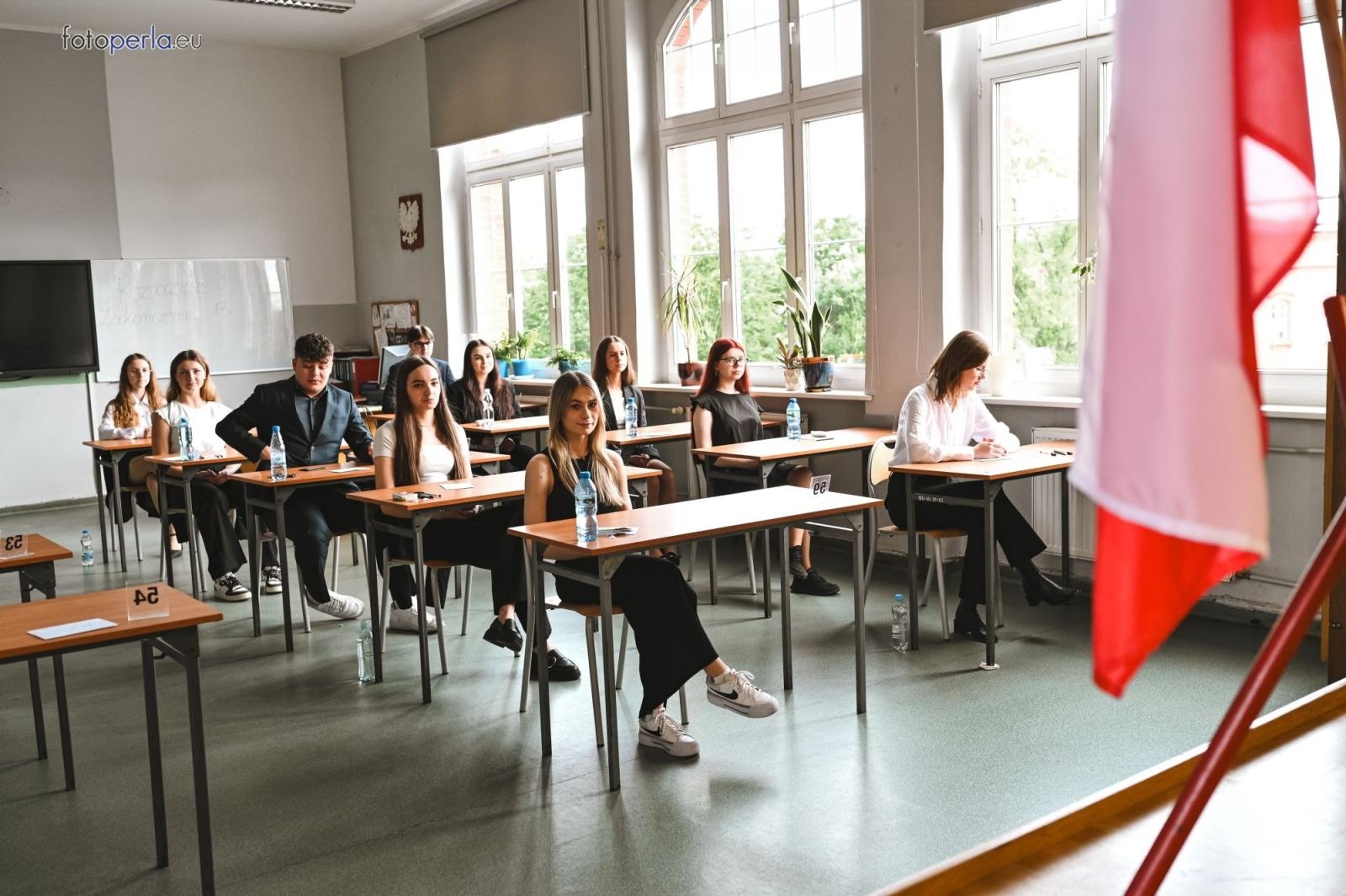 Zdjęcie w galerii na portalu naszraciborz.pl: Matura w raciborskim Kasprowiczu wiadomości z regionu