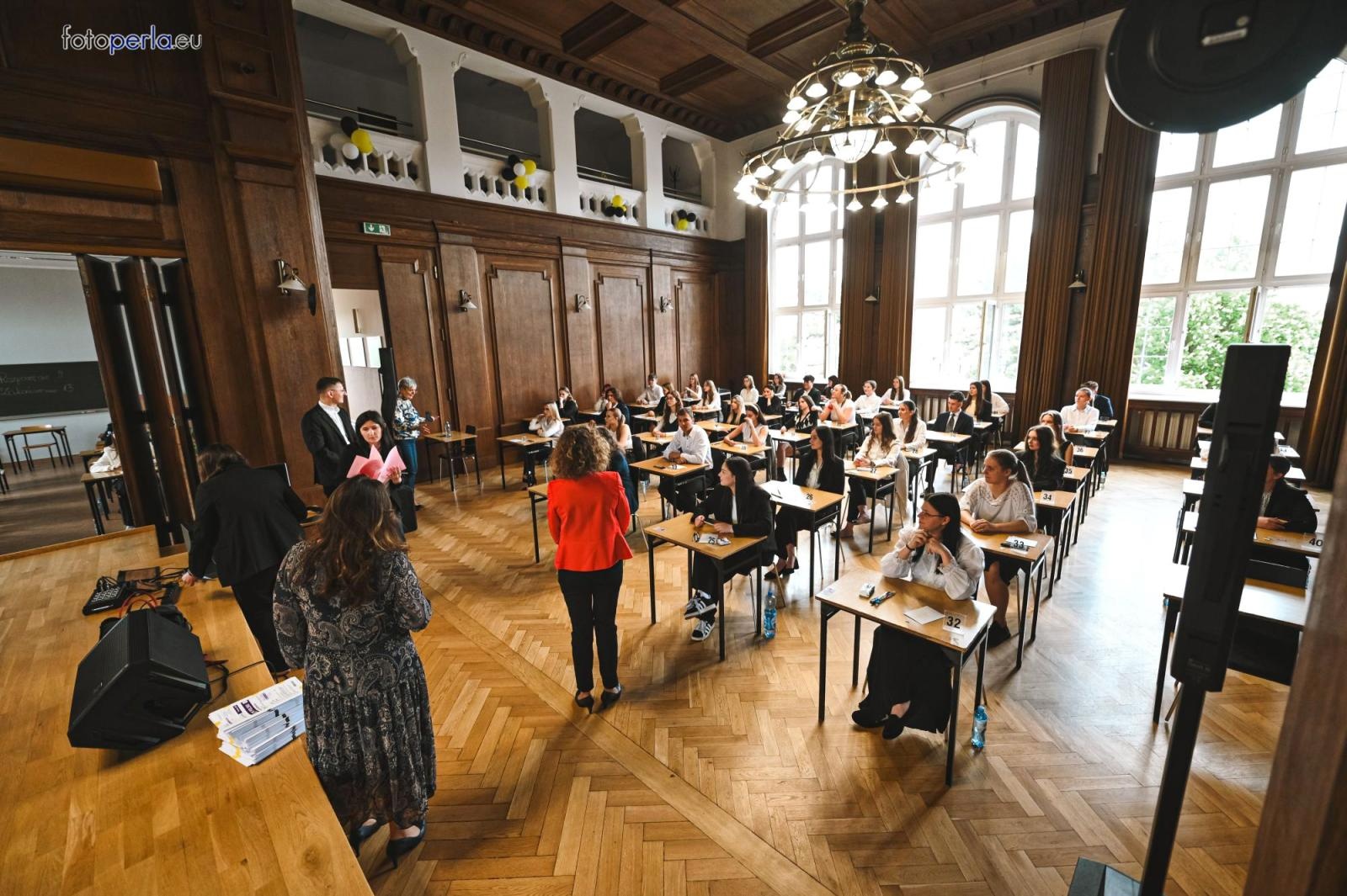 Zdjęcie w galerii na portalu naszraciborz.pl: Matura w raciborskim Kasprowiczu wiadomości z regionu