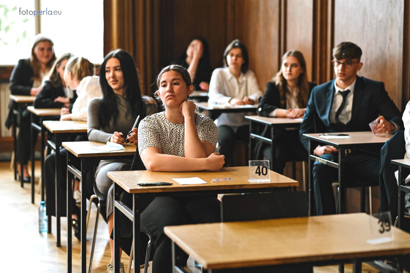 Zdjęcie w galerii na portalu naszraciborz.pl: Matura w raciborskim Kasprowiczu wiadomości z regionu