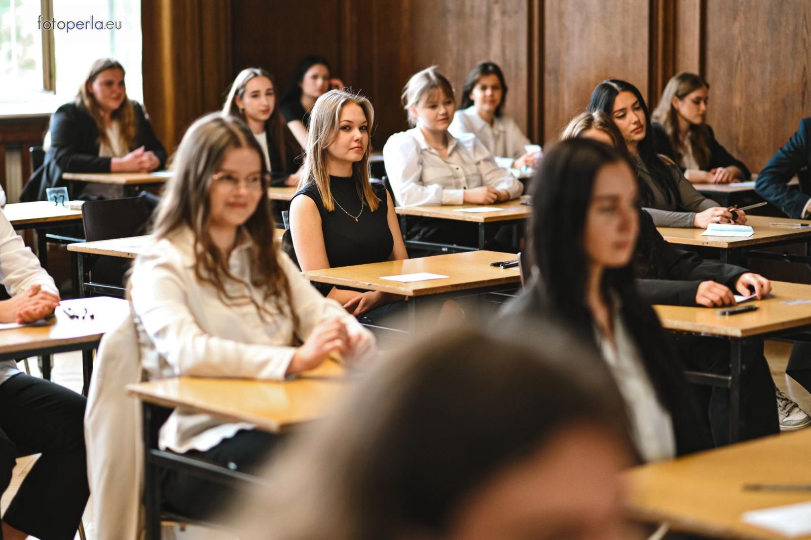 Zdjęcie w galerii na portalu naszraciborz.pl: Matura w raciborskim Kasprowiczu wiadomości z regionu