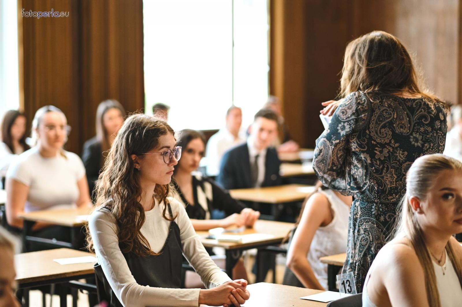 Zdjęcie w galerii na portalu naszraciborz.pl: Matura w raciborskim Kasprowiczu wiadomości z regionu