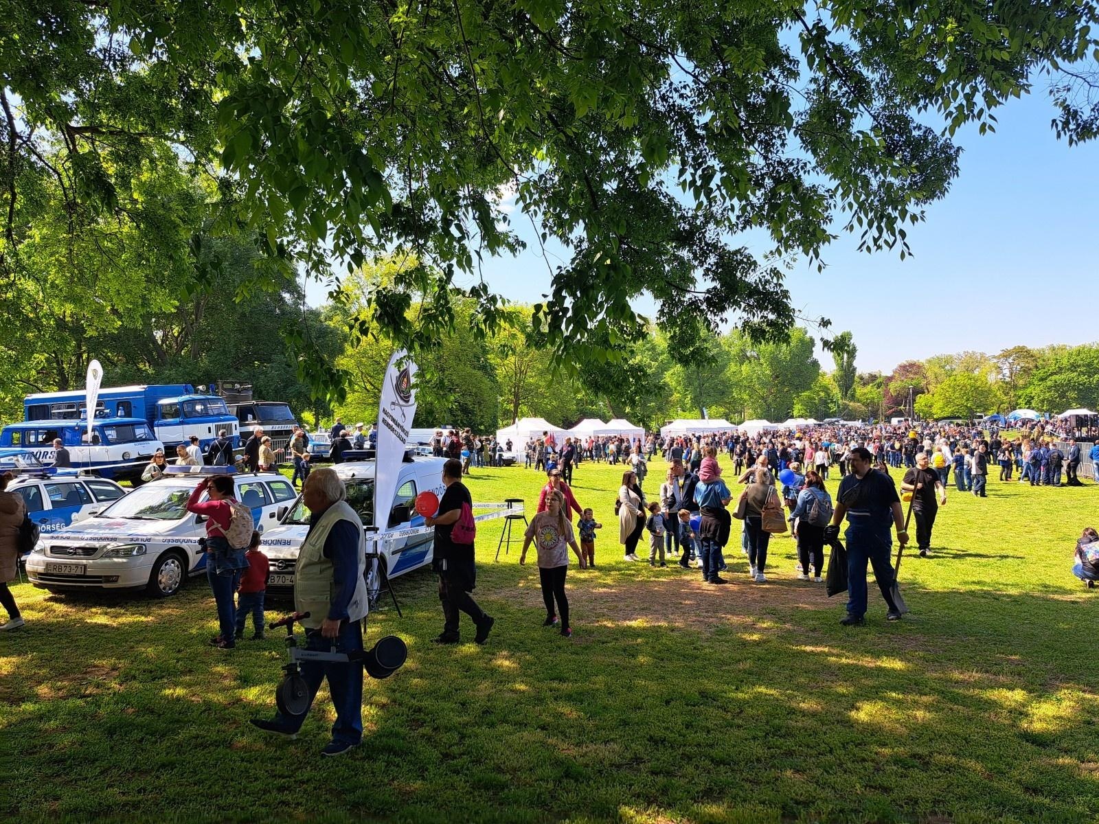 Zdjęcie w galerii na portalu naszraciborz.pl: Raciborzanie na dniu miast partnerskich w Budapeszcie wiadomości z regionu