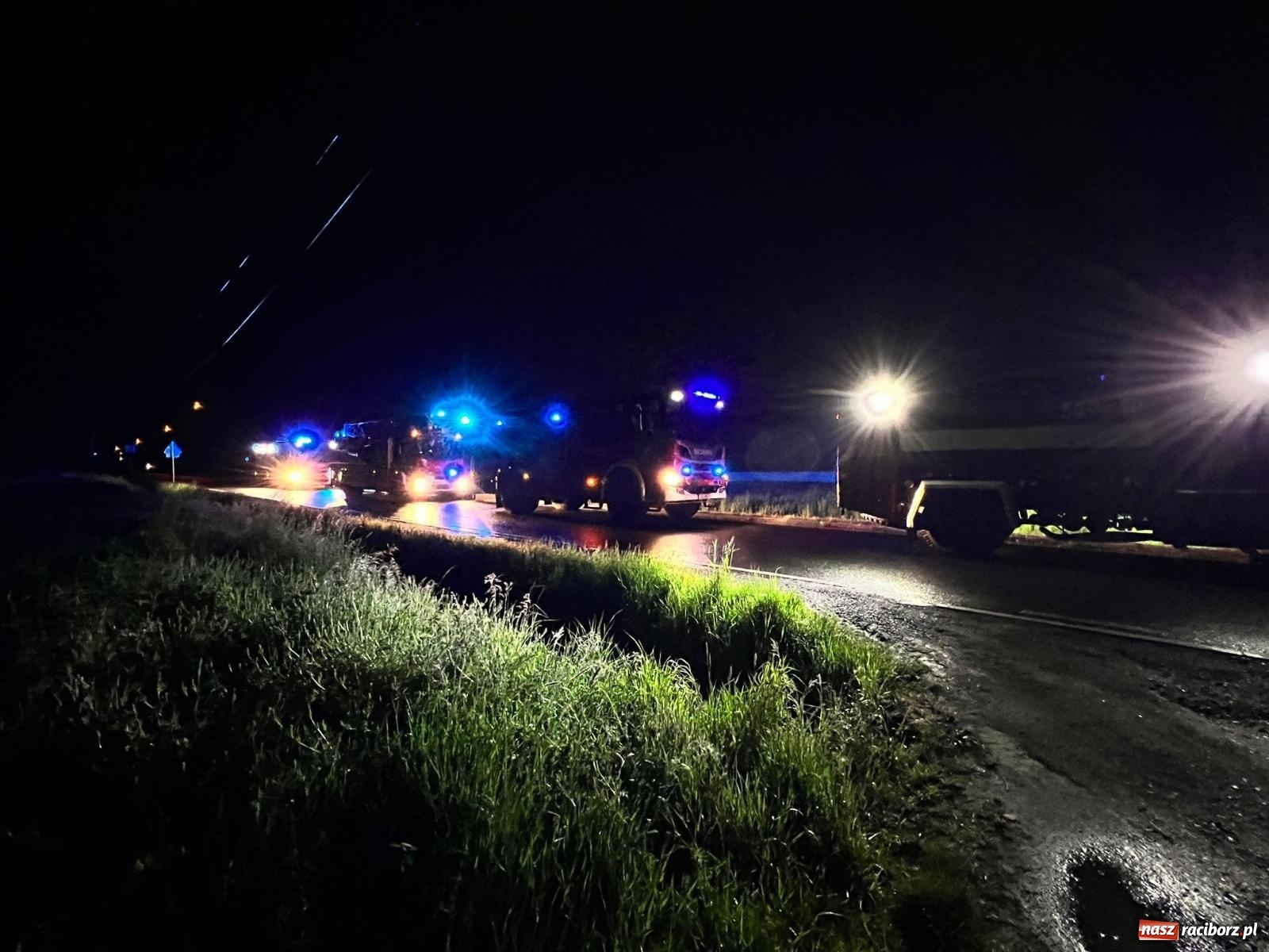 Zdjęcie w galerii na portalu naszraciborz.pl: Raport 998. Piorun uderzył w dom w Pogrzebieniu wiadomości z regionu