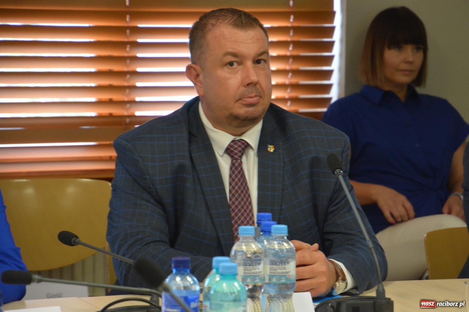 Zdjęcie w galerii na portalu naszraciborz.pl: Grzegorz Swoboda starostą kolejnej kadencji wiadomości z regionu