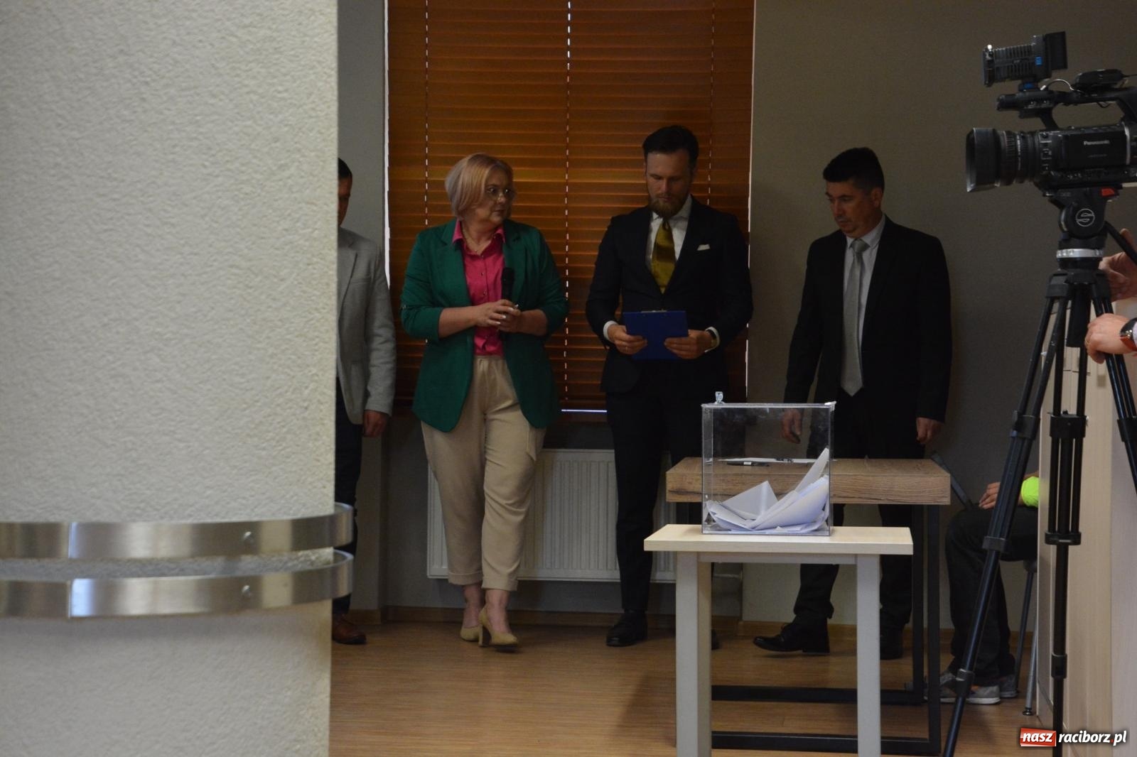 Zdjęcie w galerii na portalu naszraciborz.pl: Grzegorz Swoboda starostą kolejnej kadencji wiadomości z regionu