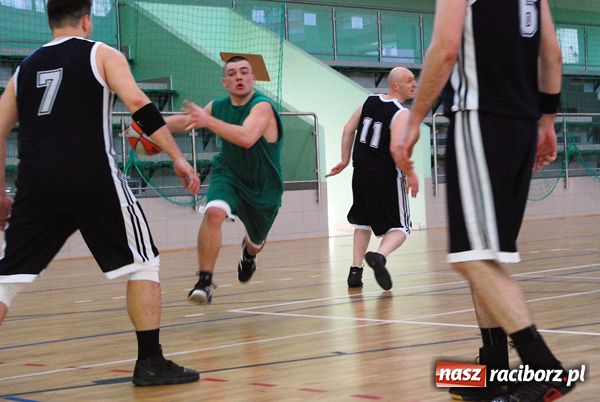 Zdjęcie w galerii na portalu naszraciborz.pl: Decydująca runda coraz bliżej wiadomości z regionu