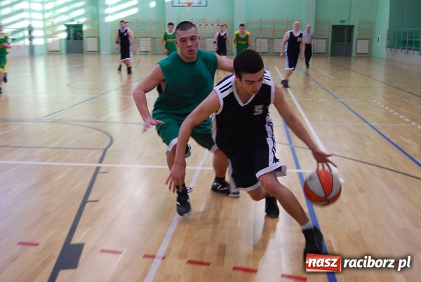 Zdjęcie w galerii na portalu naszraciborz.pl: Decydująca runda coraz bliżej wiadomości z regionu