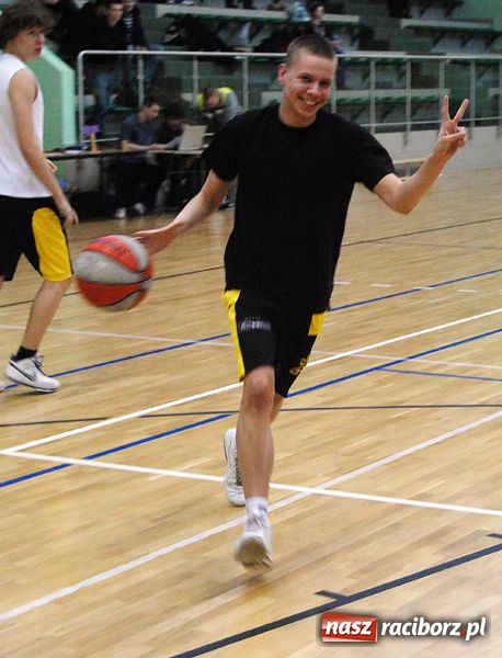 Zdjęcie w galerii na portalu naszraciborz.pl: Decydująca runda coraz bliżej wiadomości z regionu