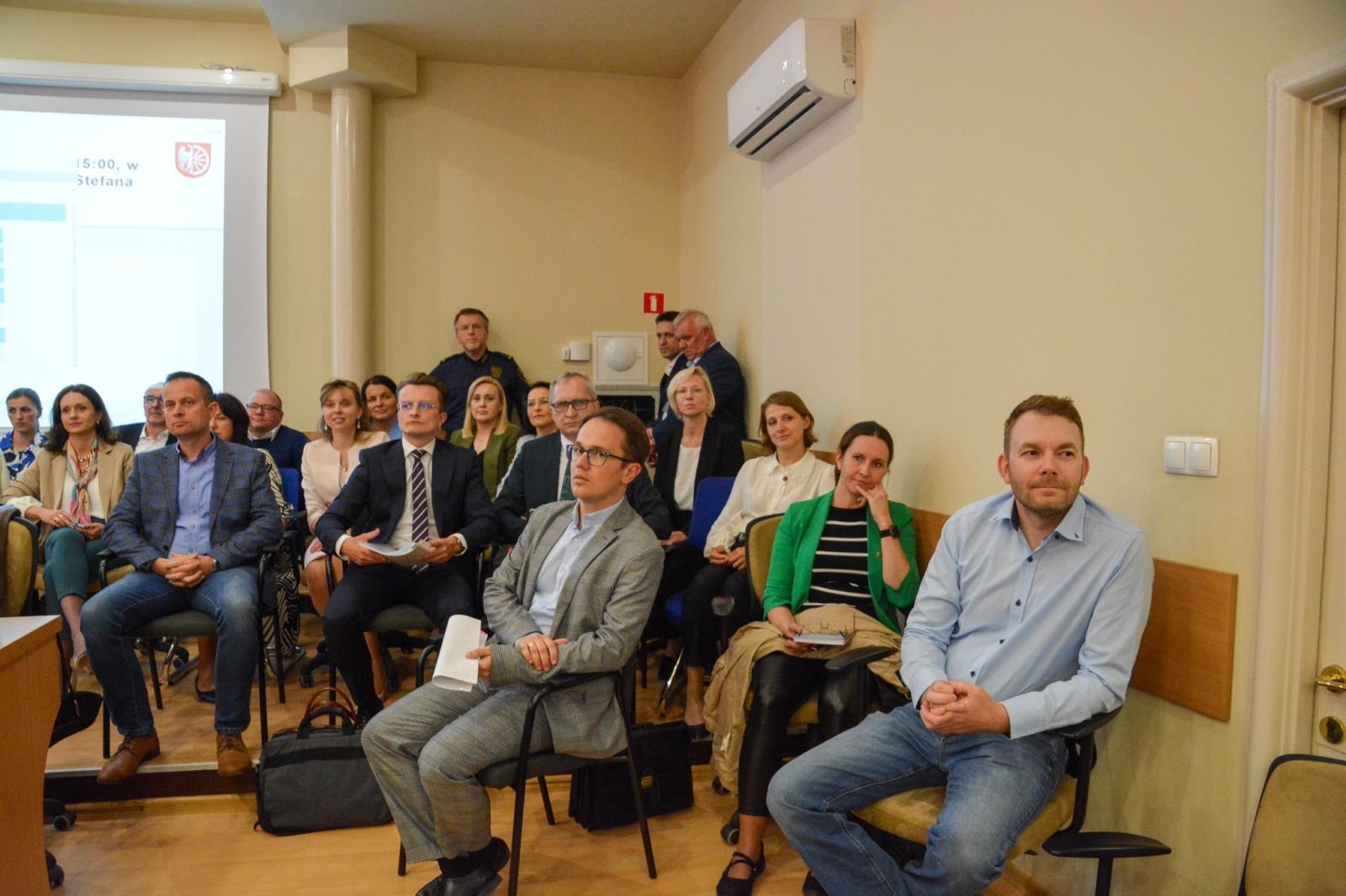 Zdjęcie w galerii na portalu naszraciborz.pl: Jacek Wojciechowicz złożył ślubowanie. Zdradził, jakie będą pierwsze działania wiadomości z regionu