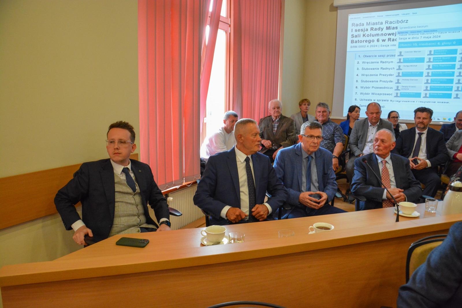 Zdjęcie w galerii na portalu naszraciborz.pl: Jacek Wojciechowicz złożył ślubowanie. Zdradził, jakie będą pierwsze działania wiadomości z regionu