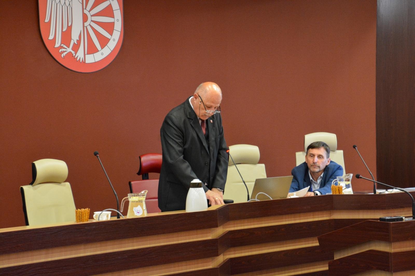 Zdjęcie w galerii na portalu naszraciborz.pl: Jacek Wojciechowicz złożył ślubowanie. Zdradził, jakie będą pierwsze działania wiadomości z regionu