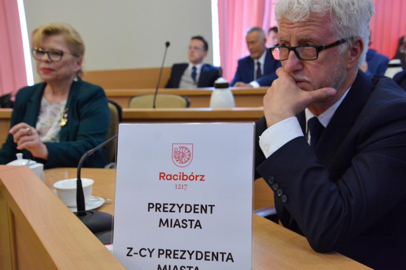 Zdjęcie w galerii na portalu naszraciborz.pl: Jacek Wojciechowicz złożył ślubowanie. Zdradził, jakie będą pierwsze działania wiadomości z regionu