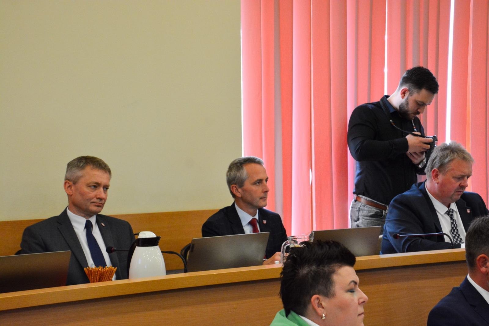 Zdjęcie w galerii na portalu naszraciborz.pl: Jacek Wojciechowicz złożył ślubowanie. Zdradził, jakie będą pierwsze działania wiadomości z regionu