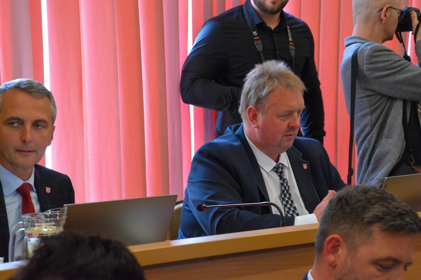 Zdjęcie w galerii na portalu naszraciborz.pl: Jacek Wojciechowicz złożył ślubowanie. Zdradził, jakie będą pierwsze działania wiadomości z regionu