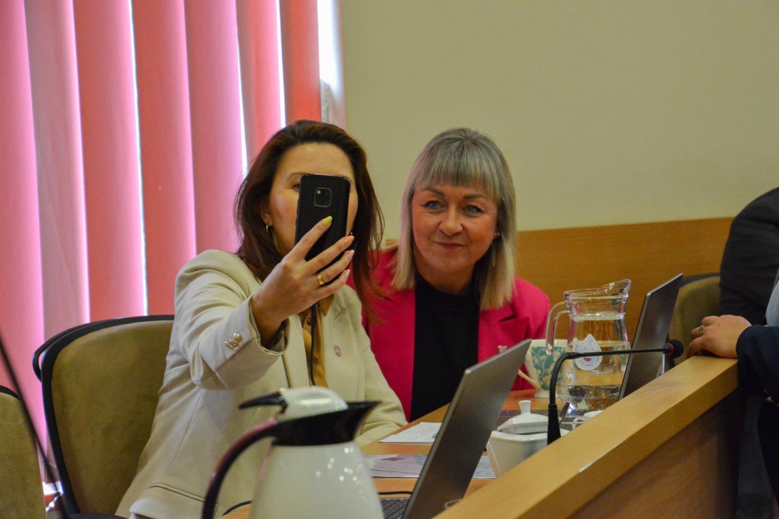 Zdjęcie w galerii na portalu naszraciborz.pl: Jacek Wojciechowicz złożył ślubowanie. Zdradził, jakie będą pierwsze działania wiadomości z regionu