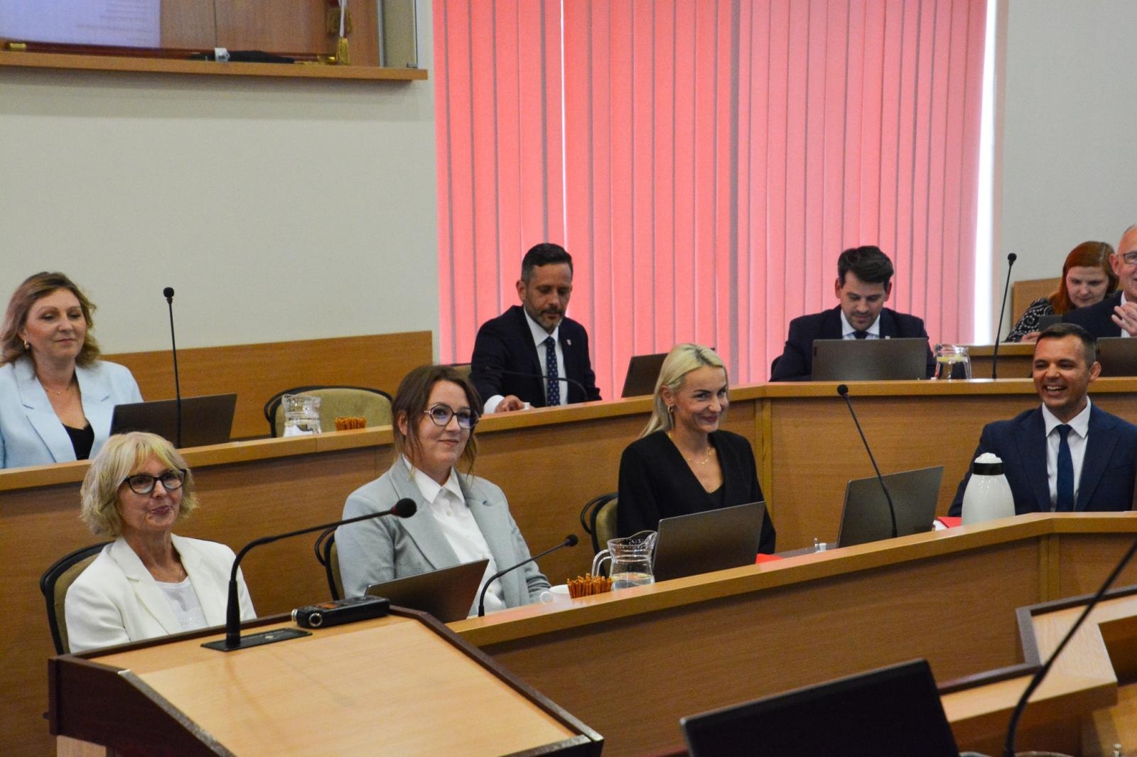 Zdjęcie w galerii na portalu naszraciborz.pl: Jacek Wojciechowicz złożył ślubowanie. Zdradził, jakie będą pierwsze działania wiadomości z regionu