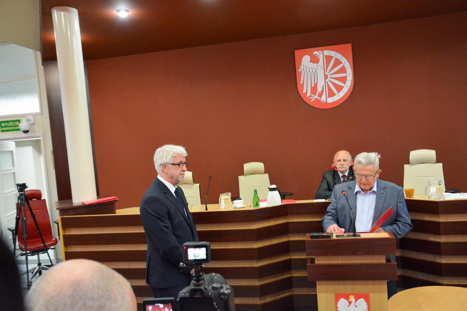 Zdjęcie w galerii na portalu naszraciborz.pl: Jacek Wojciechowicz złożył ślubowanie. Zdradził, jakie będą pierwsze działania wiadomości z regionu