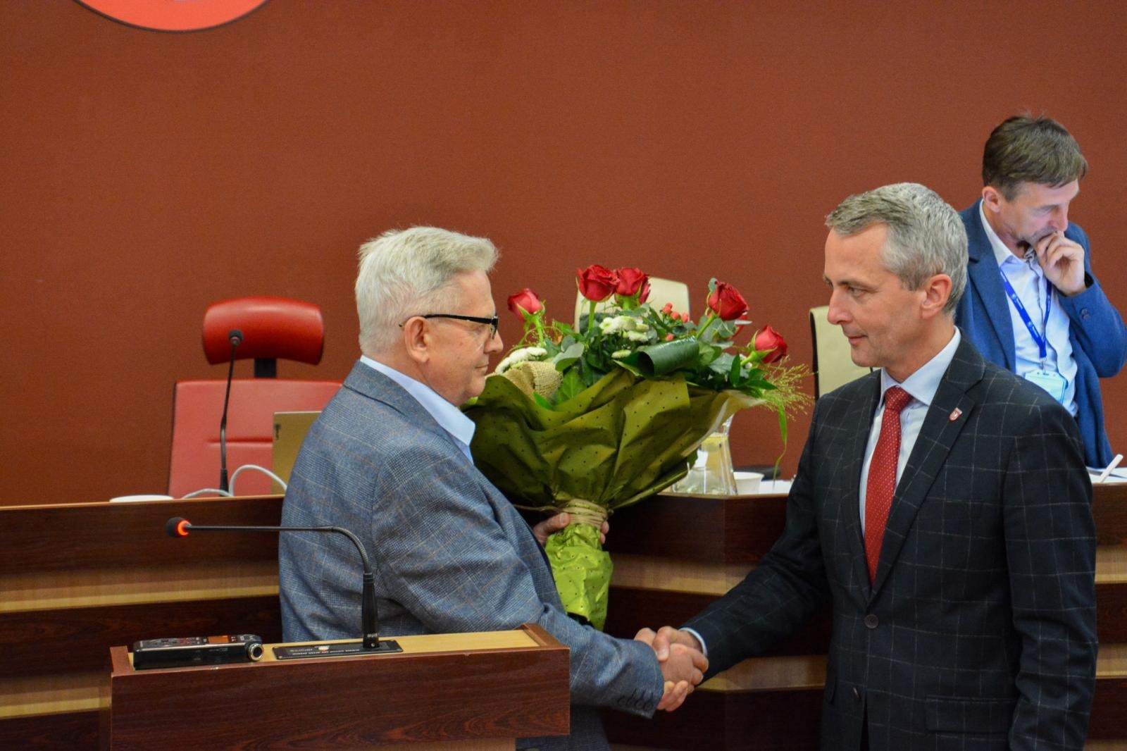 Zdjęcie w galerii na portalu naszraciborz.pl: Jacek Wojciechowicz złożył ślubowanie. Zdradził, jakie będą pierwsze działania wiadomości z regionu