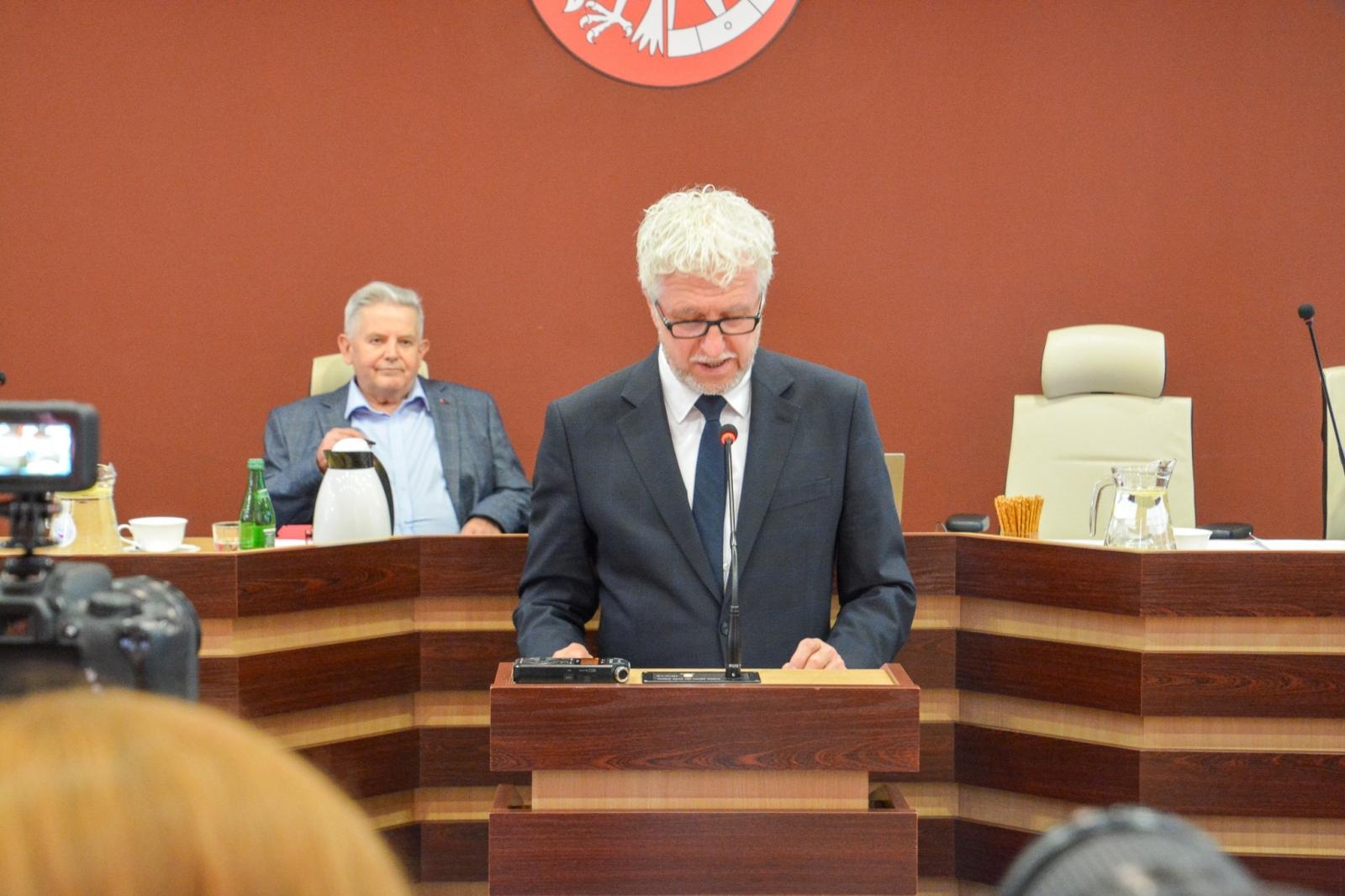 Zdjęcie w galerii na portalu naszraciborz.pl: Jacek Wojciechowicz złożył ślubowanie. Zdradził, jakie będą pierwsze działania wiadomości z regionu