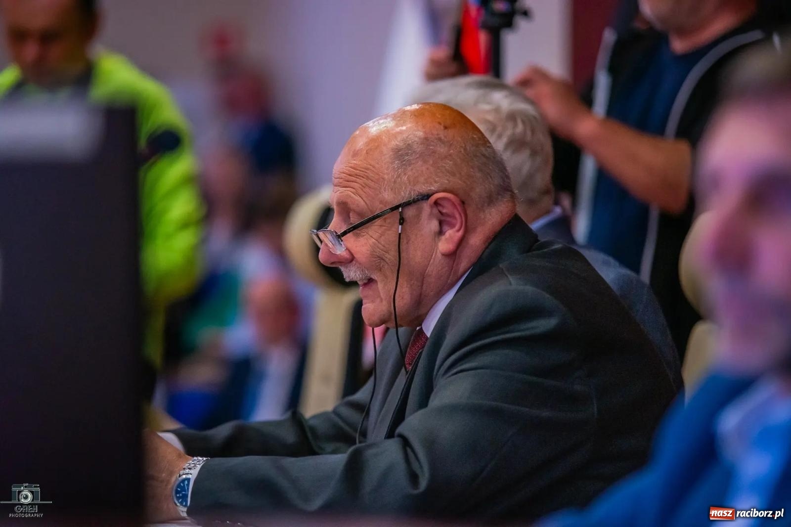 Zdjęcie w galerii na portalu naszraciborz.pl: Justyna Święty-Ersetic złożyła ślubowanie, Mirosław Lenk szefem rady. Rządząca większość podzieliła komisje wiadomości z regionu