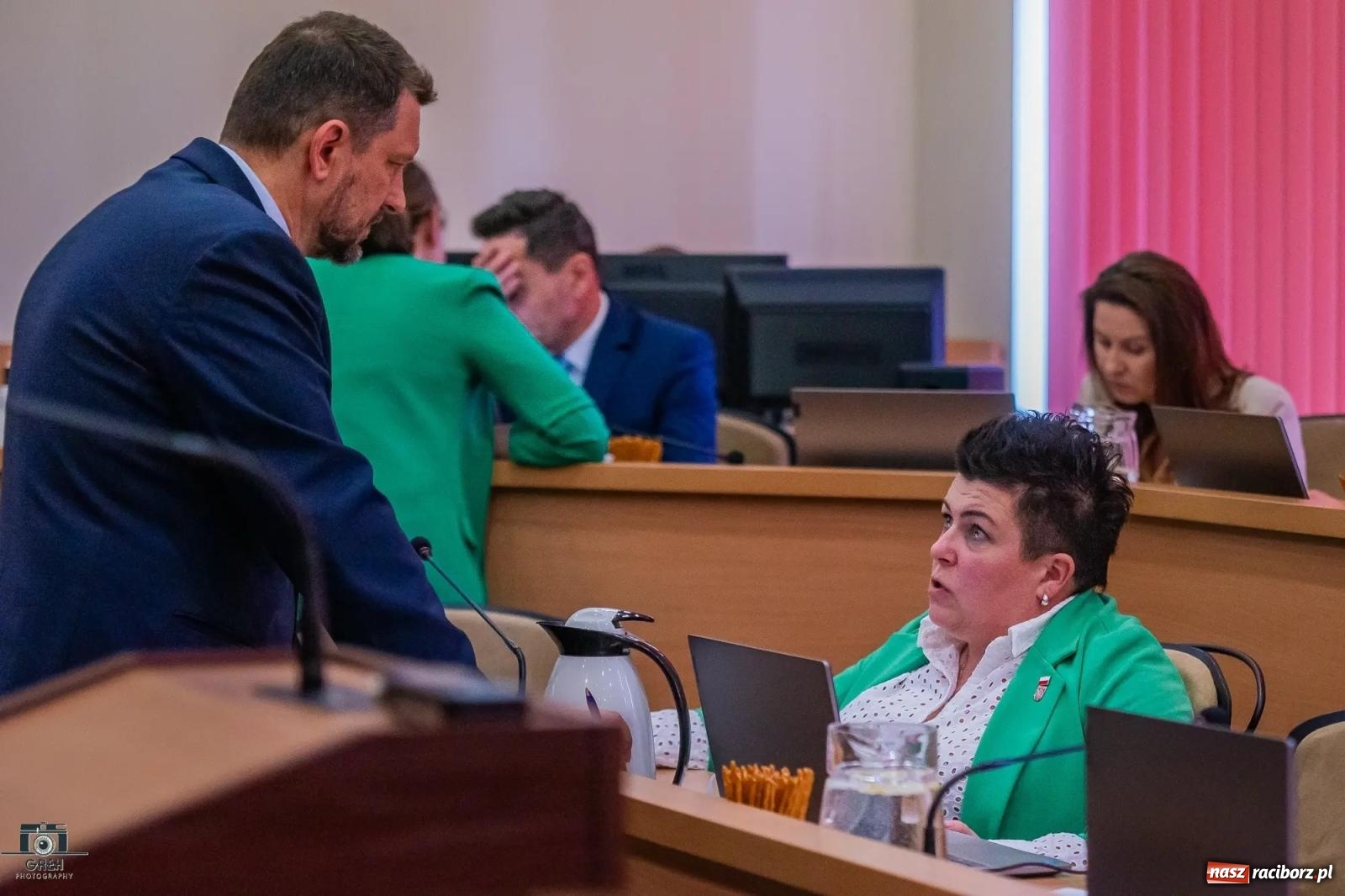 Zdjęcie w galerii na portalu naszraciborz.pl: Justyna Święty-Ersetic złożyła ślubowanie, Mirosław Lenk szefem rady. Rządząca większość podzieliła komisje wiadomości z regionu