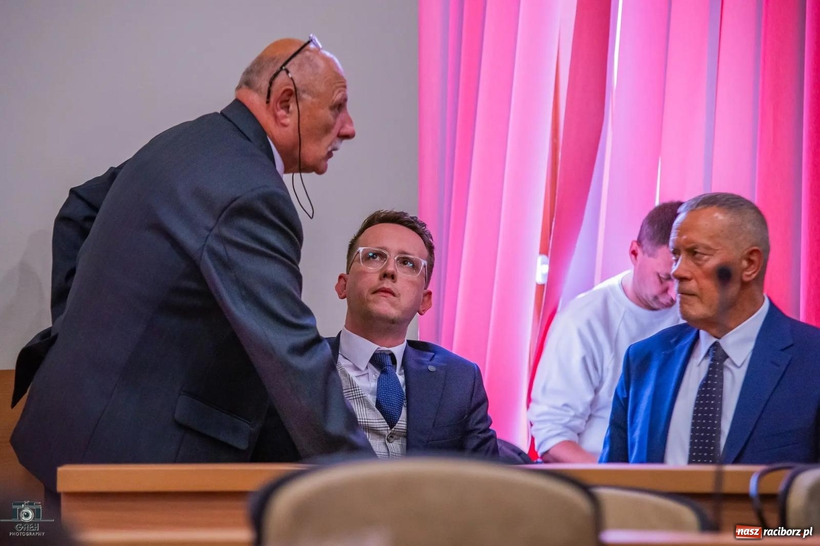 Zdjęcie w galerii na portalu naszraciborz.pl: Justyna Święty-Ersetic złożyła ślubowanie, Mirosław Lenk szefem rady. Rządząca większość podzieliła komisje wiadomości z regionu