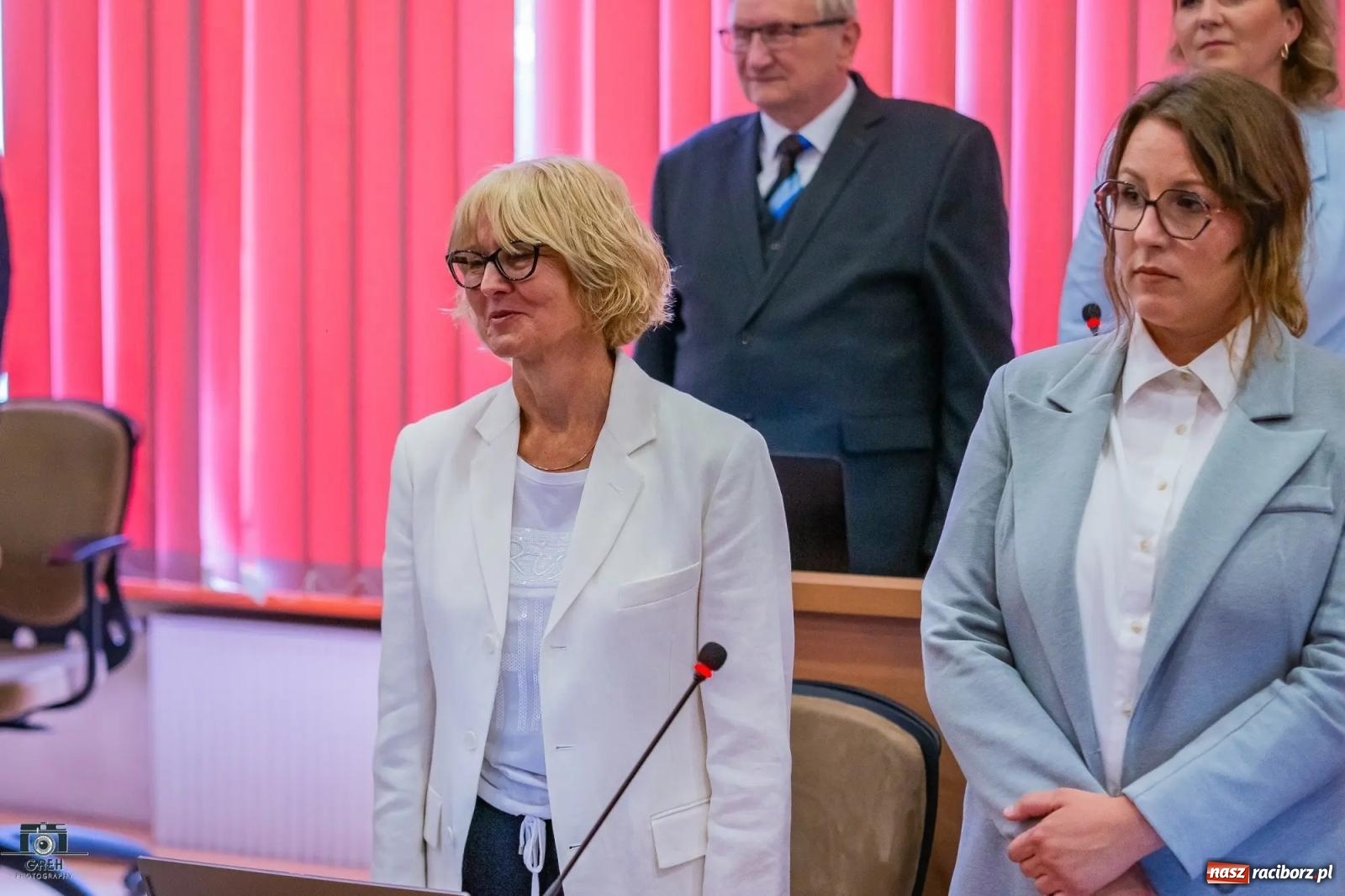 Zdjęcie w galerii na portalu naszraciborz.pl: Justyna Święty-Ersetic złożyła ślubowanie, Mirosław Lenk szefem rady. Rządząca większość podzieliła komisje wiadomości z regionu