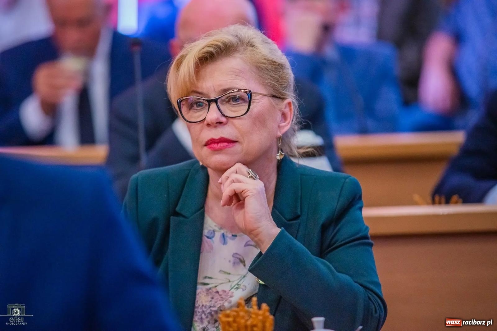 Zdjęcie w galerii na portalu naszraciborz.pl: Justyna Święty-Ersetic złożyła ślubowanie, Mirosław Lenk szefem rady. Rządząca większość podzieliła komisje wiadomości z regionu